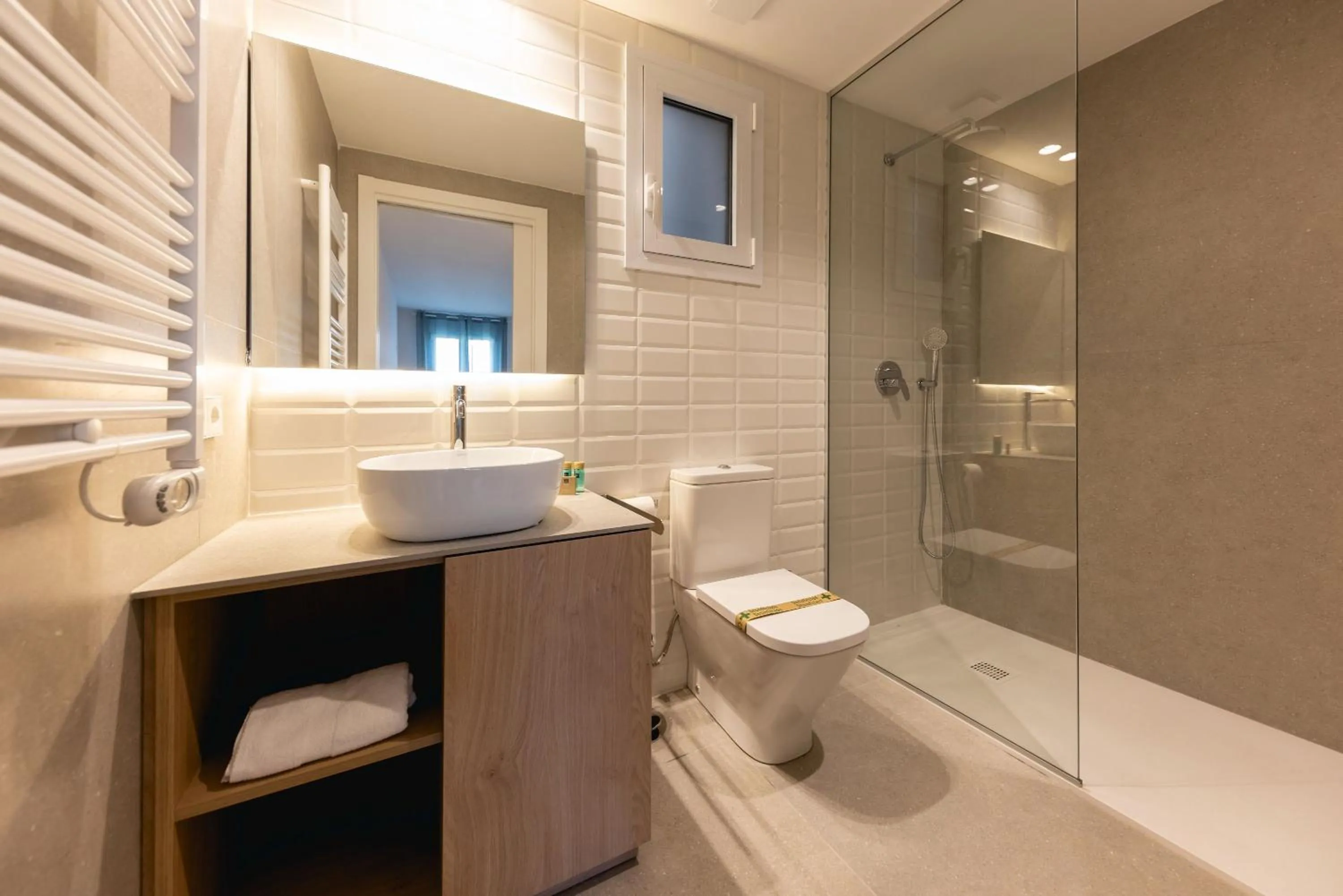 Bathroom in Bravissimo Tarlà, 2-bedroom apartment