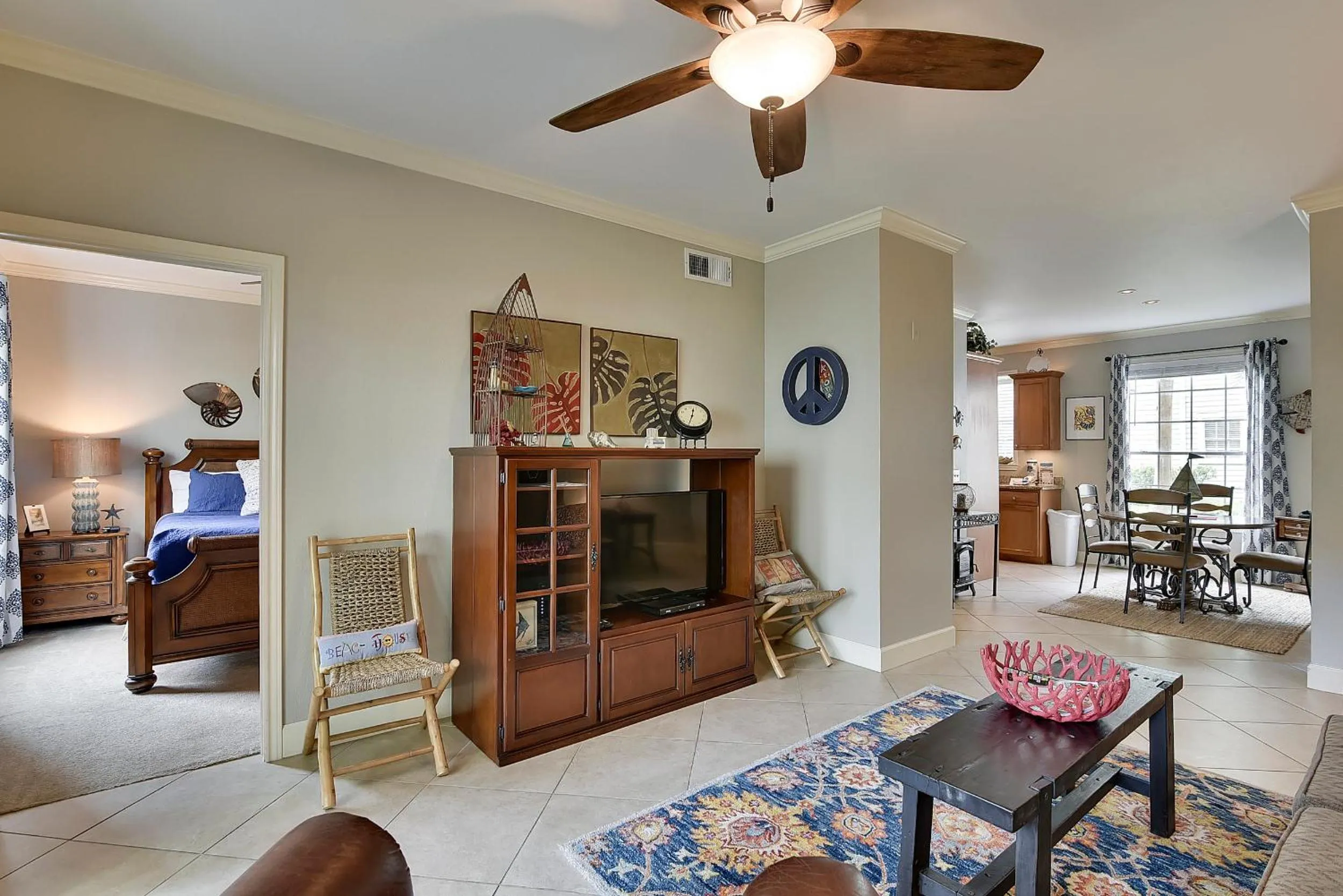 Living room in Dawn 512-Tropical Lagoon