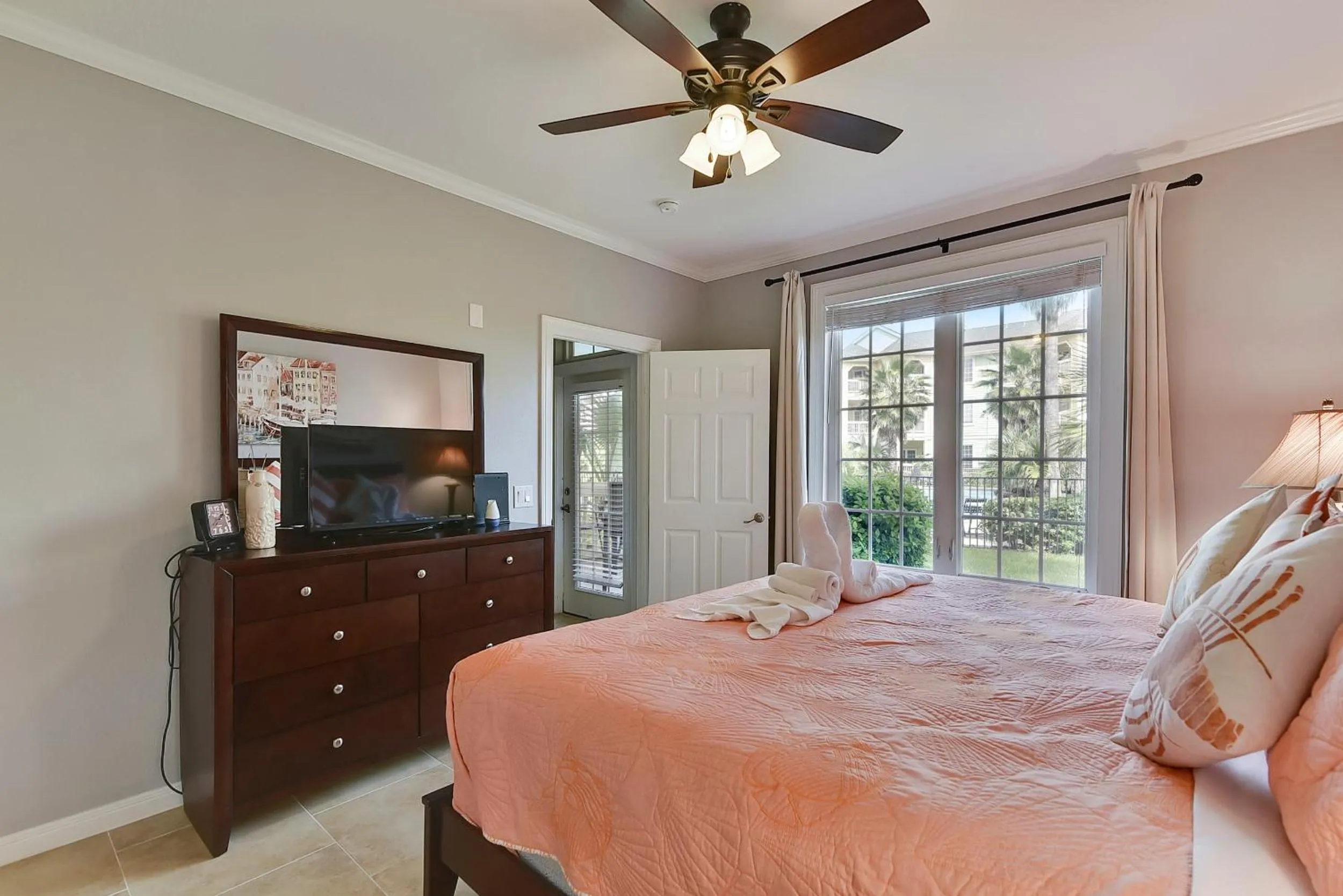 Bed in Dawn 916-Hook, Wine & Sinker