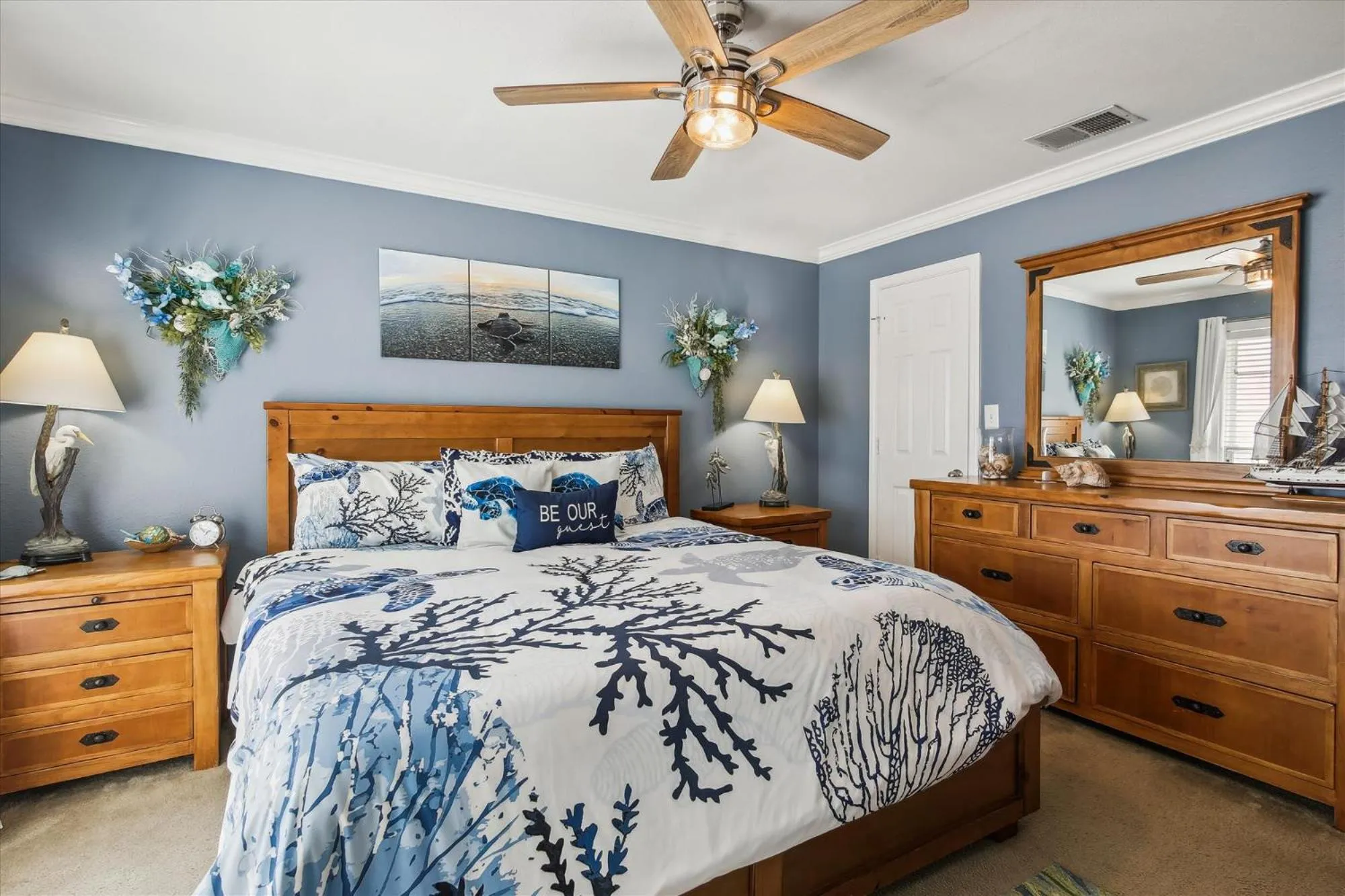 Property building, Bed in Dawn 236-Turtle Romance