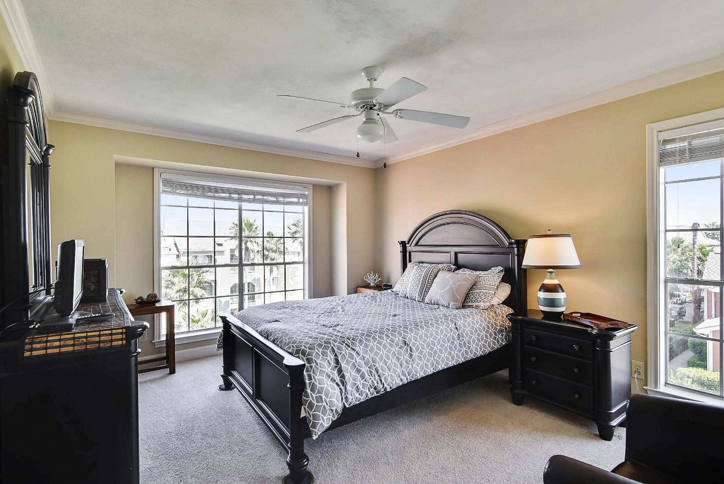 Bedroom, Bed in Dawn 631