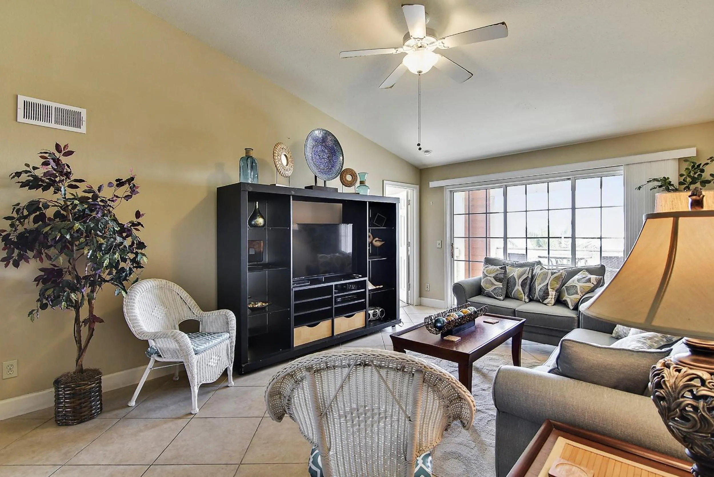 Living room in Dawn 631