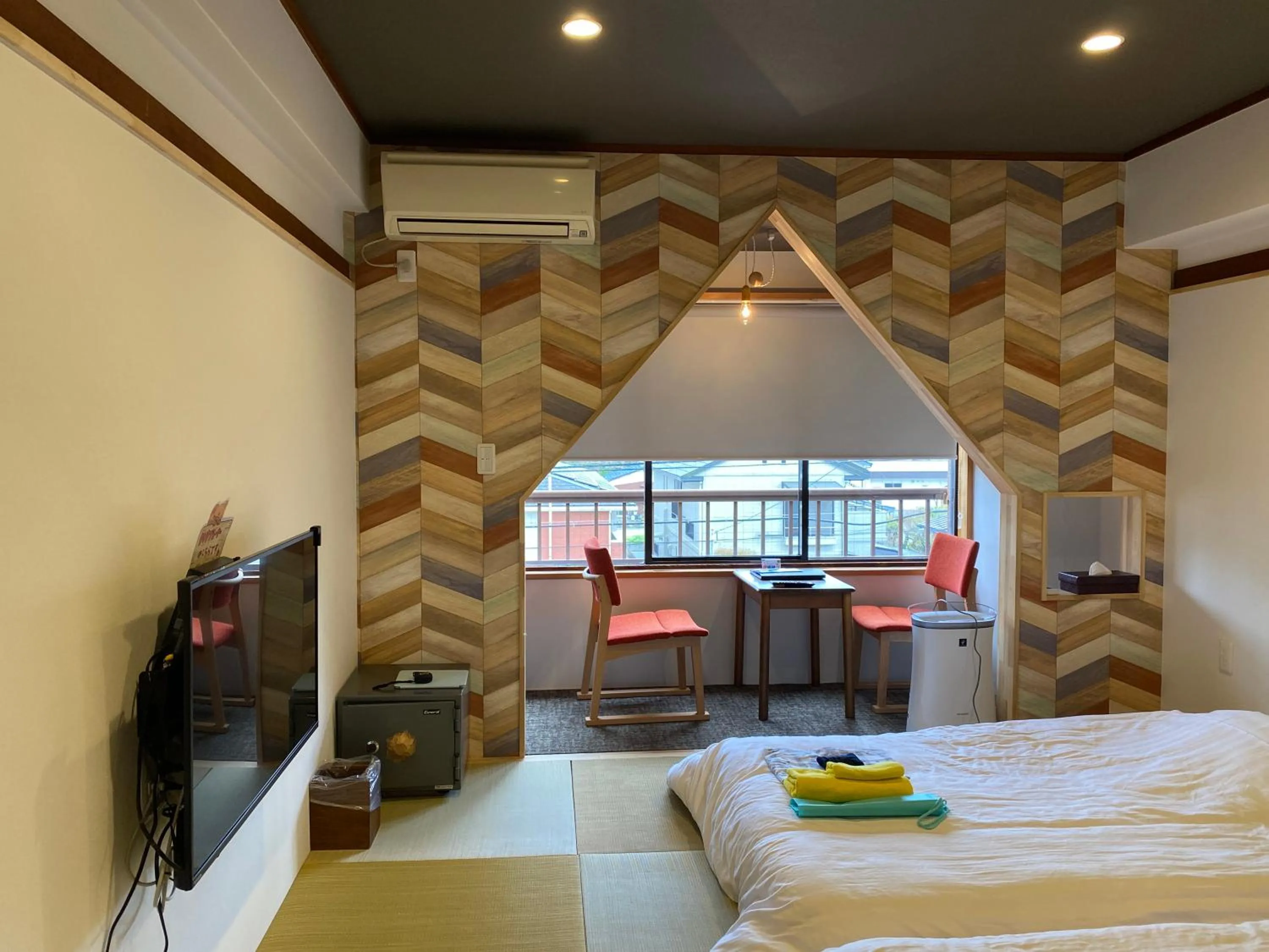 Photo of the whole room, Bed in Hatsuneso Shinkan