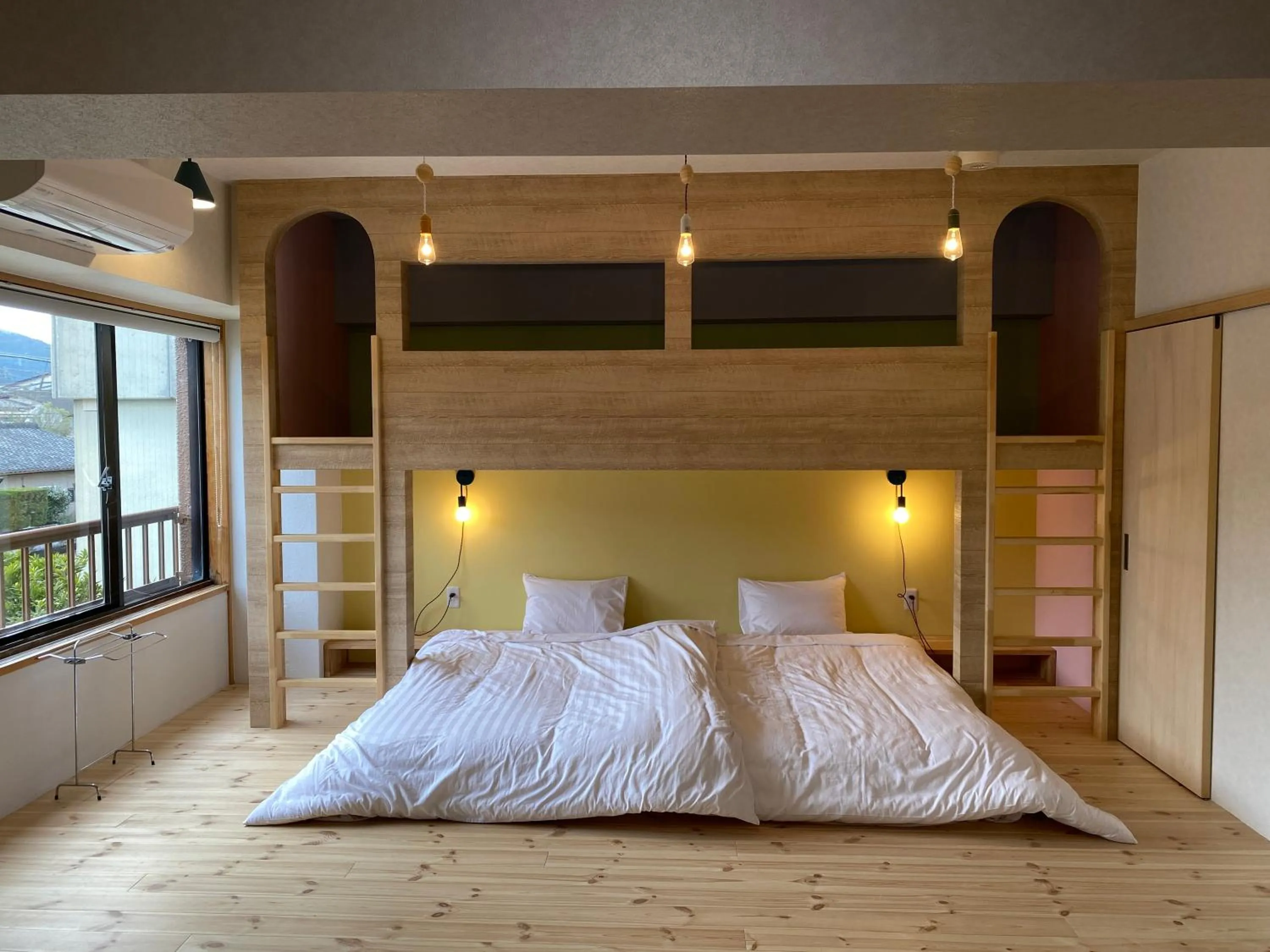 Photo of the whole room, Bed in Hatsuneso Shinkan