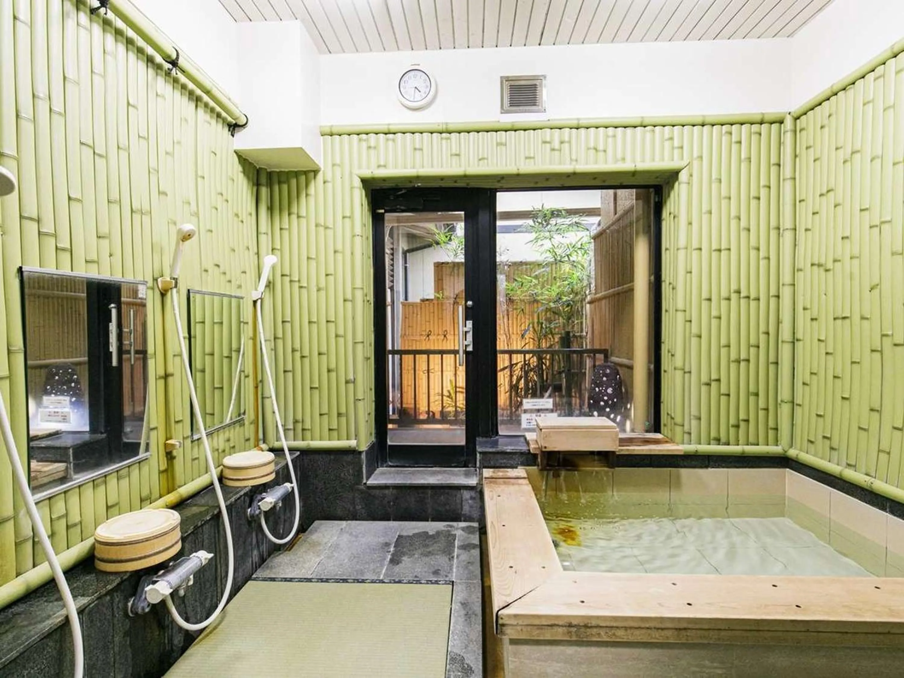 Hot Spring Bath in Hatsuneso Shinkan