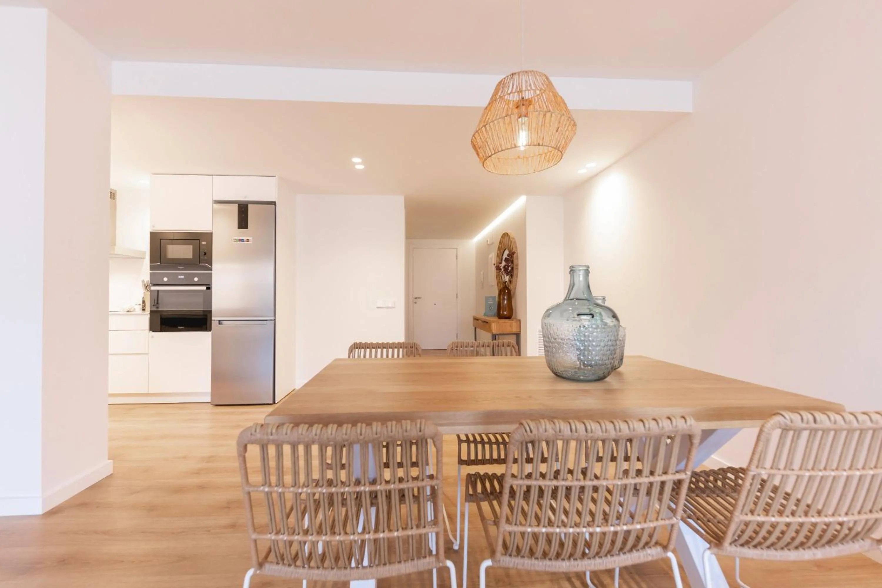 Dining area in Bravissimo Falcó, 3 bedrooms and balcony