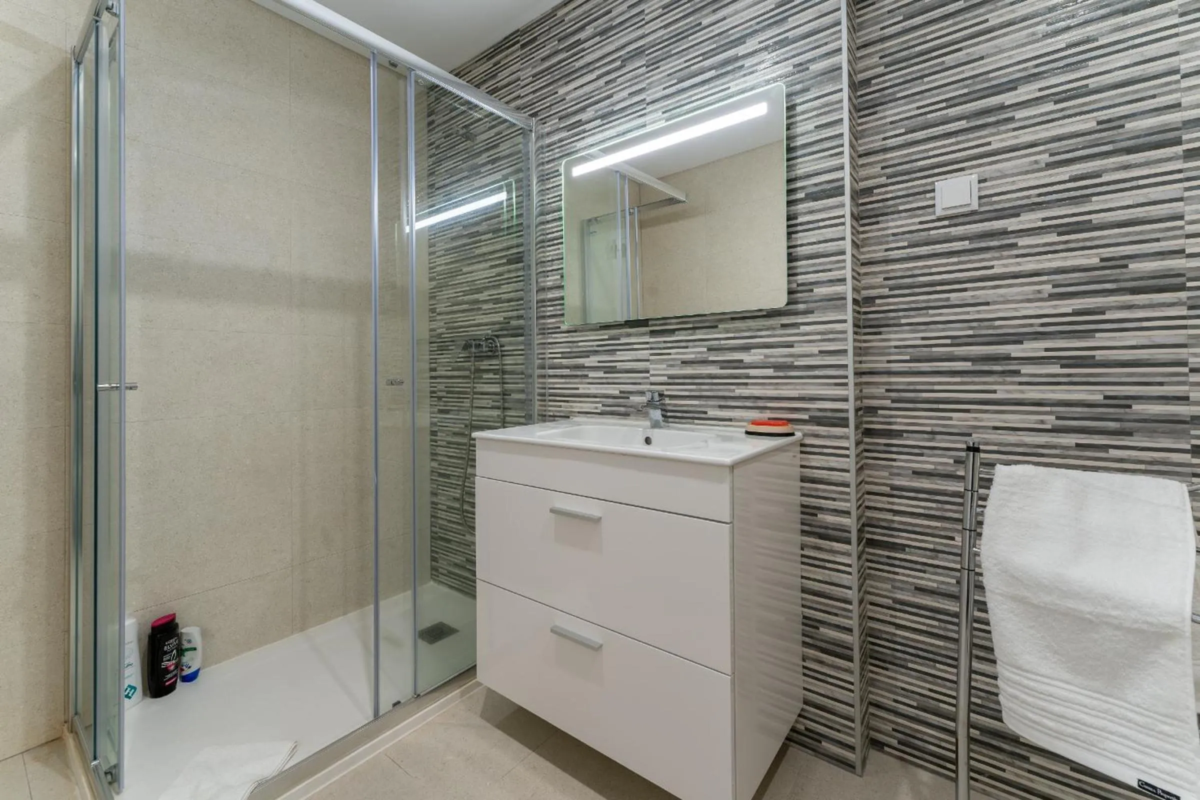 T2 Elia Apartment