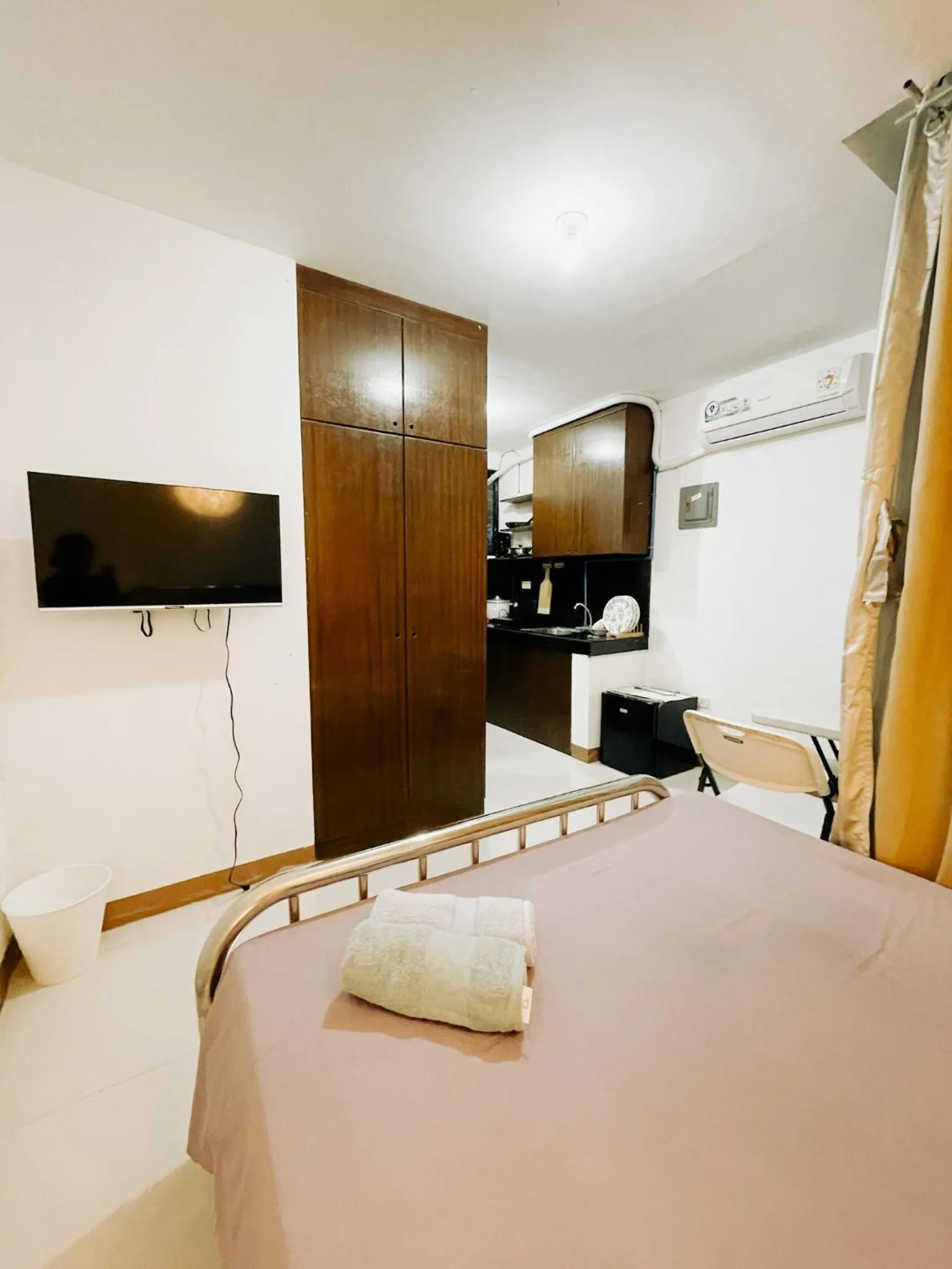TV and multimedia, Bed in Sto Niño Residences Lucena City
