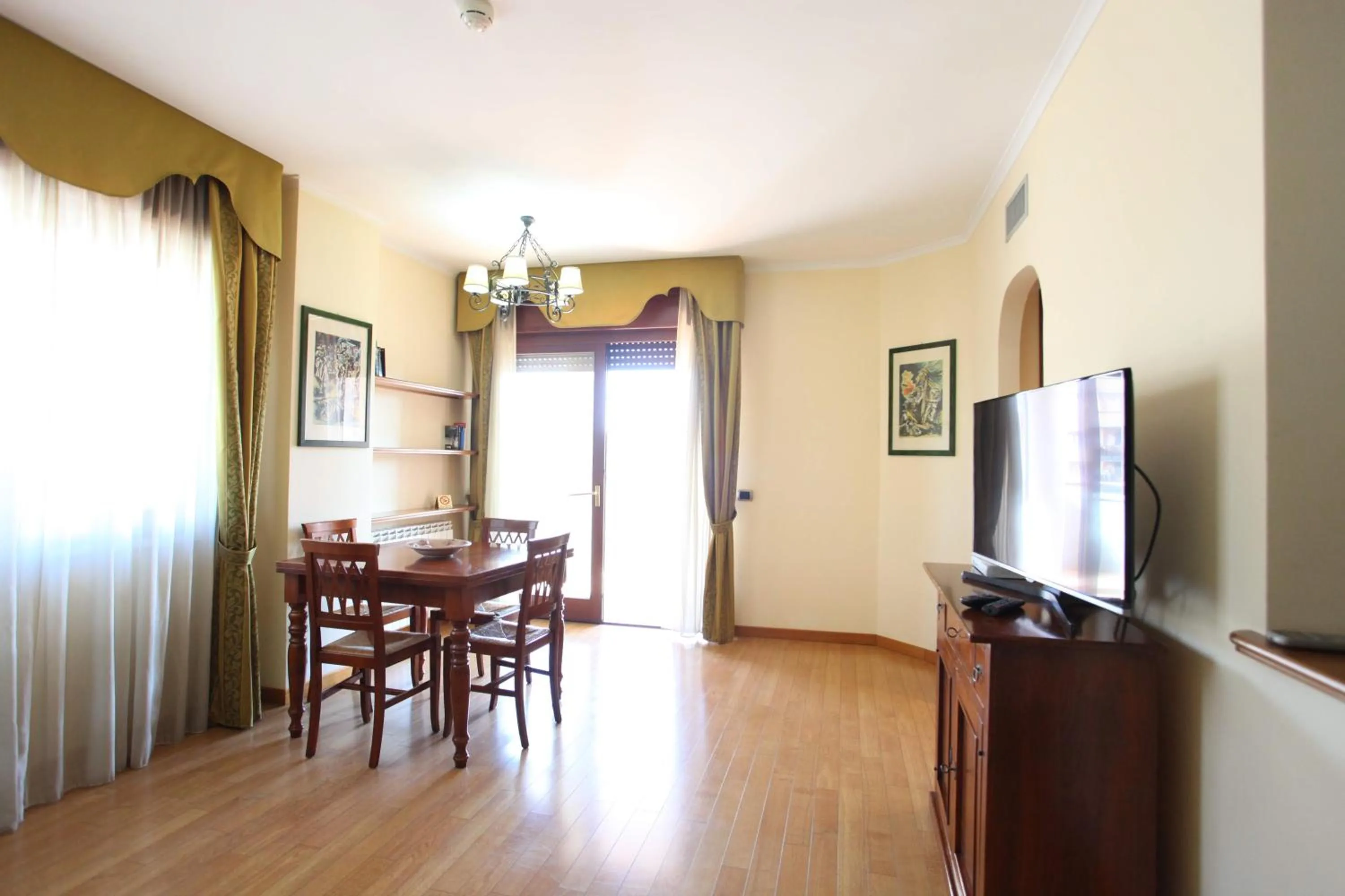 TV and multimedia in Altea Suites