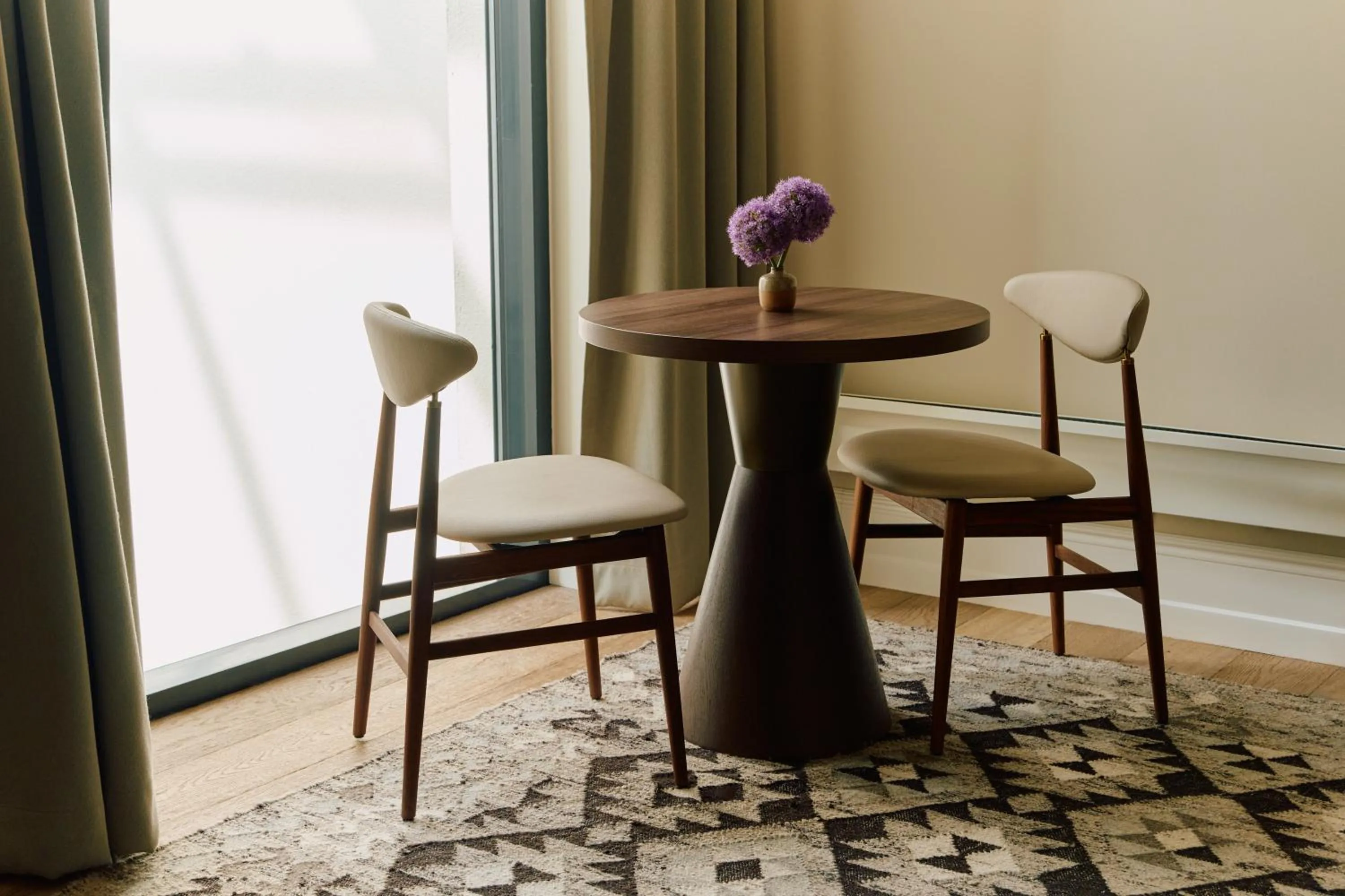 Seating area in Att I Kvadraturen