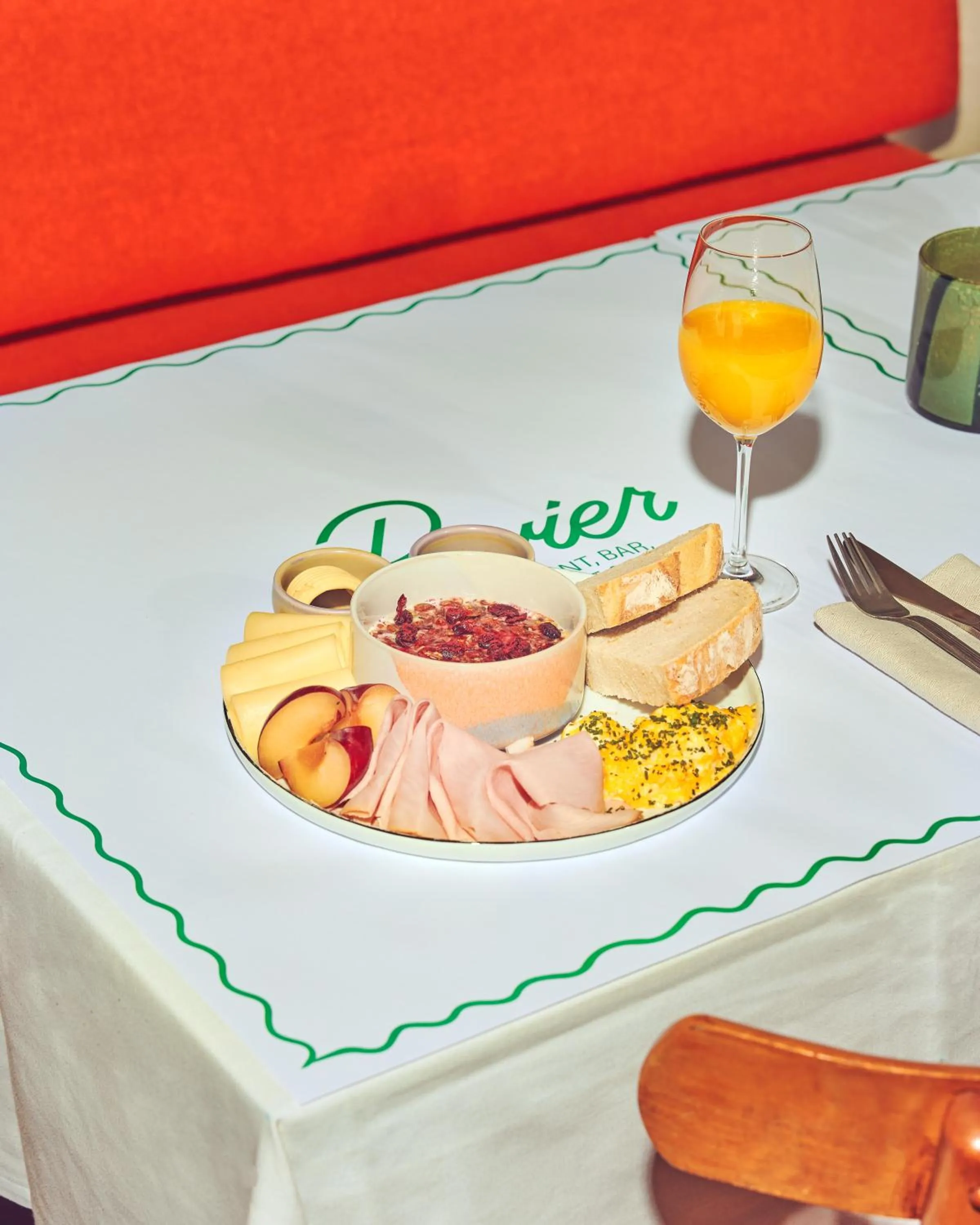 Restaurant/places to eat in Att I Kvadraturen