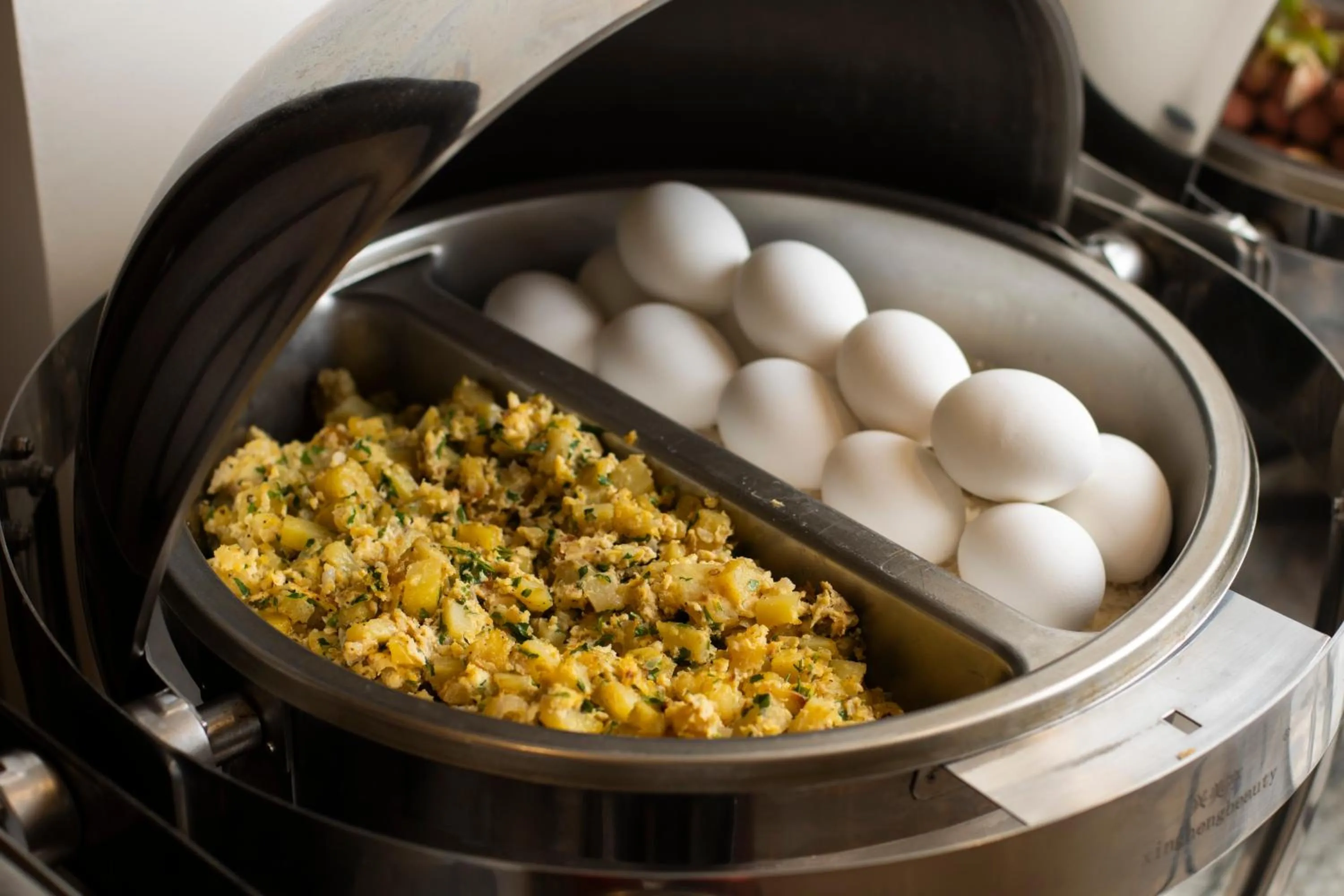 Food and drinks in Luciana Hotel by FHM