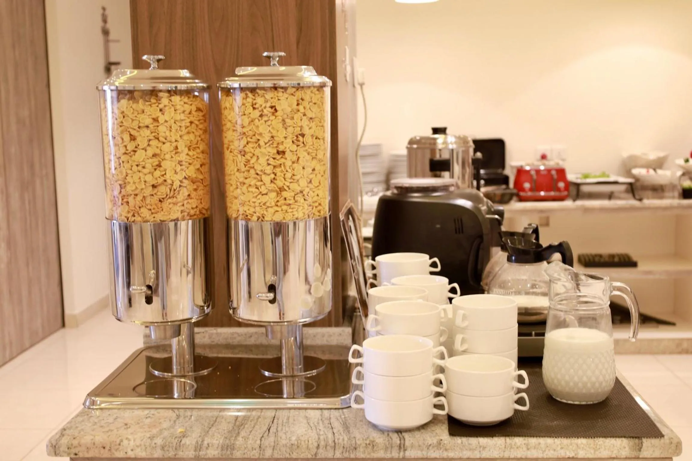 Restaurant/places to eat in Luciana Hotel by FHM