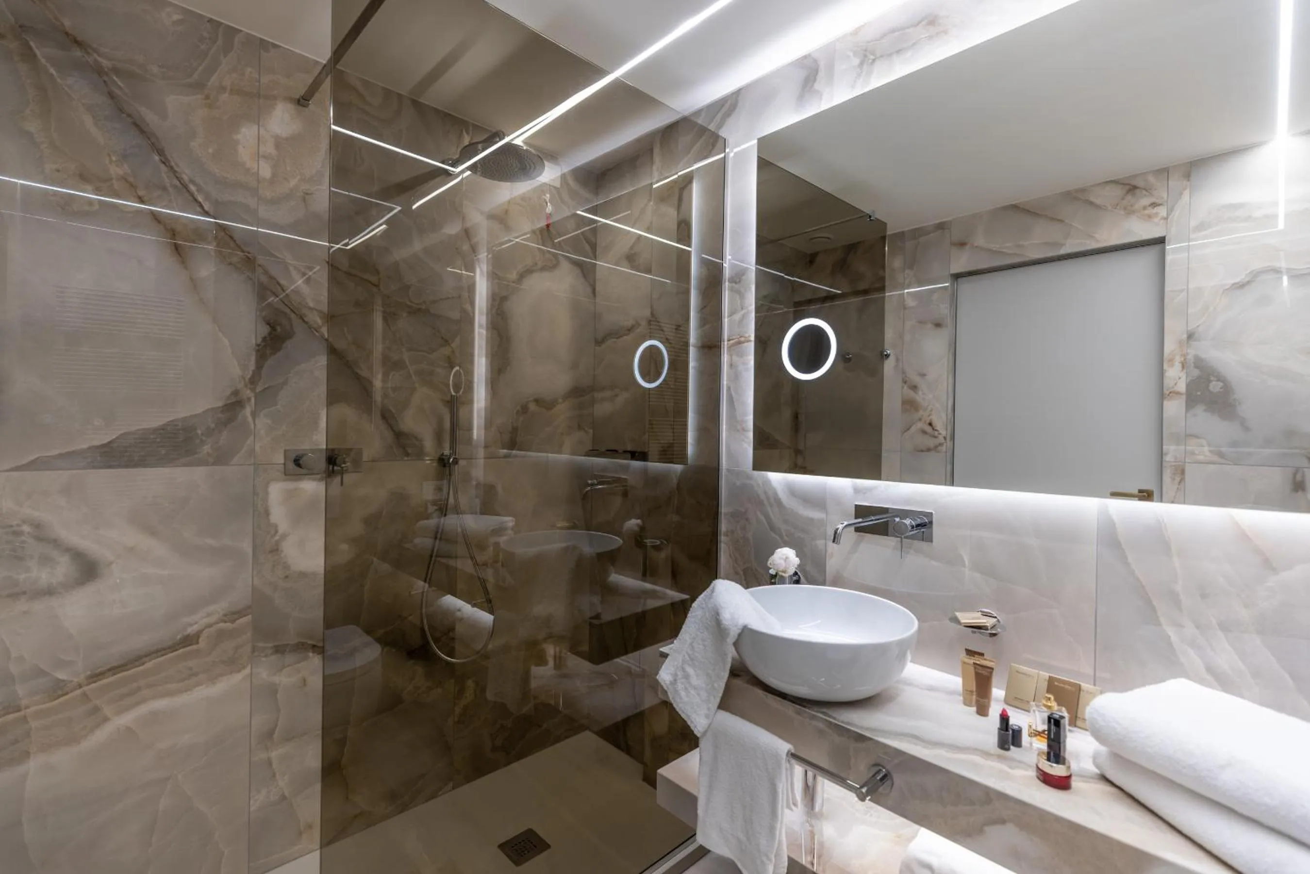 Shower in Hotel Sporting