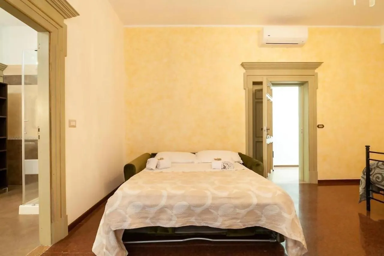 Photo of the whole room, Bed in Errico Suite e Rooms