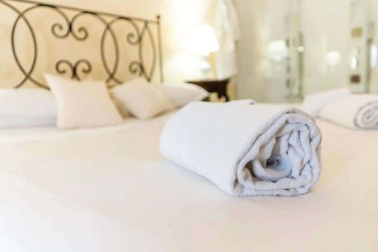 Photo of the whole room, Bed in Errico Suite e Rooms