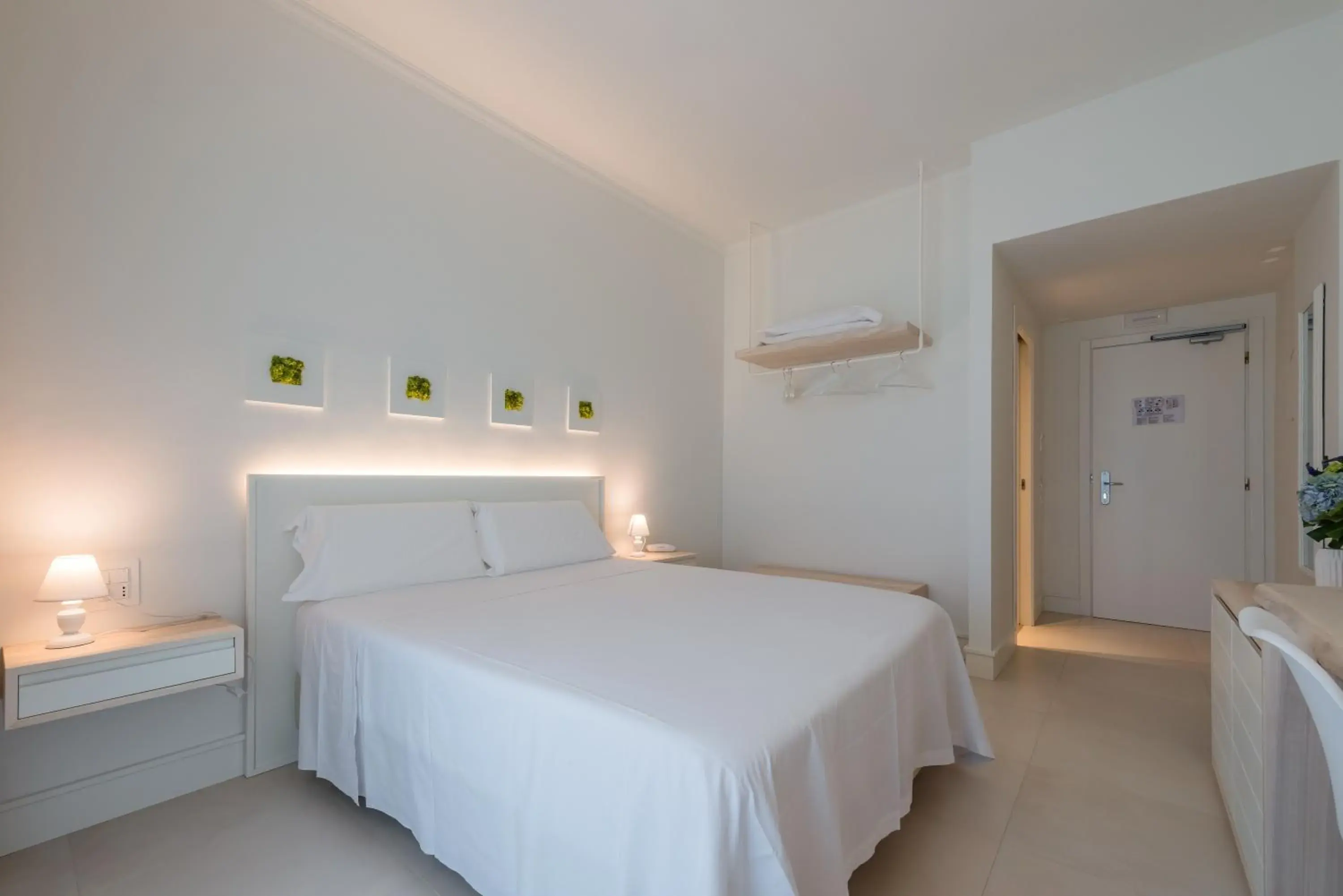 Photo of the whole room, Bed in La Chiave dei Trabocchi Photo of the whole room, Bed in La Chiave dei Trabocchi