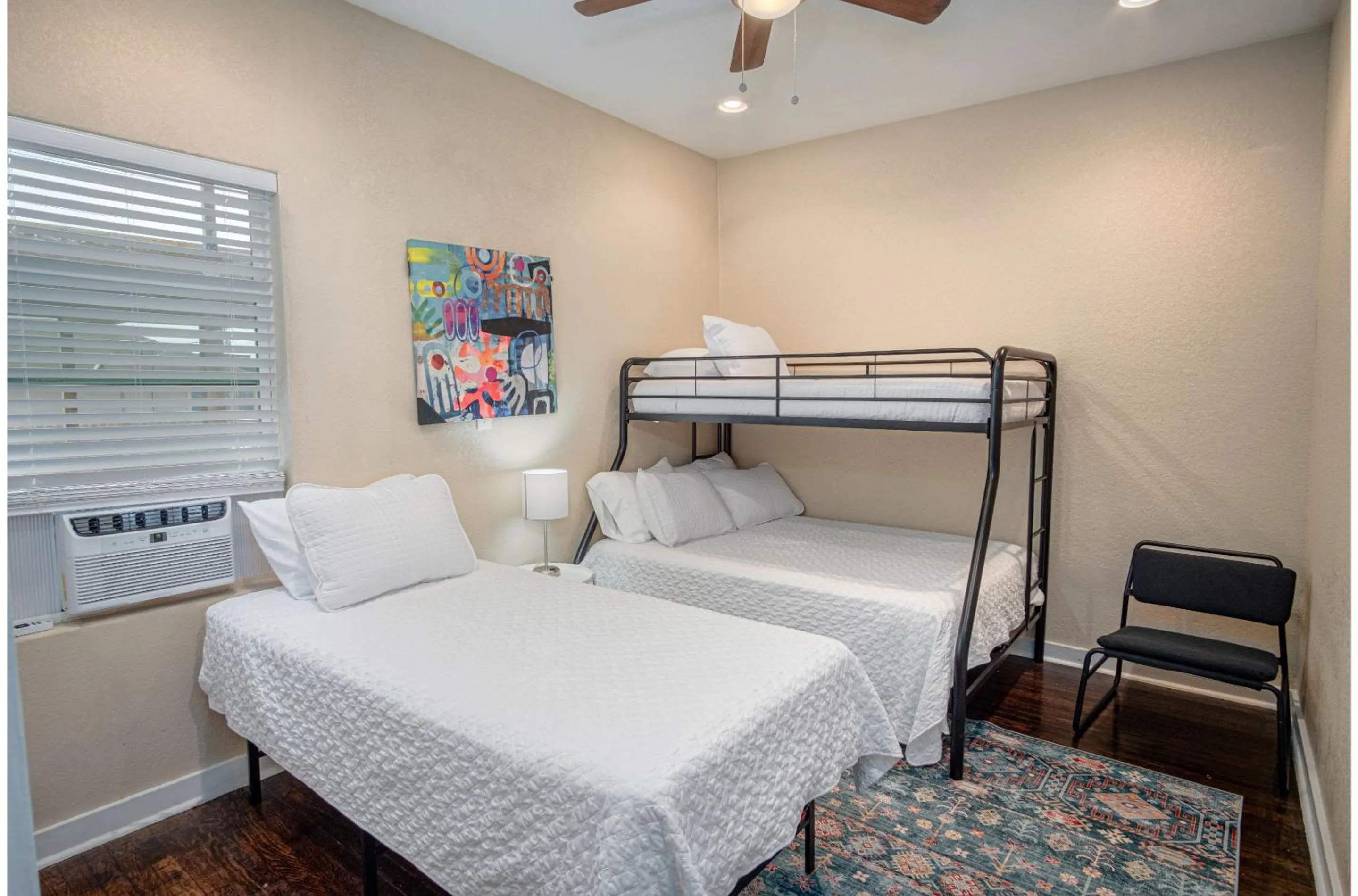 bunk bed, Bed in Fabulous Newly Renovated 2Br1Ba Near Downtown