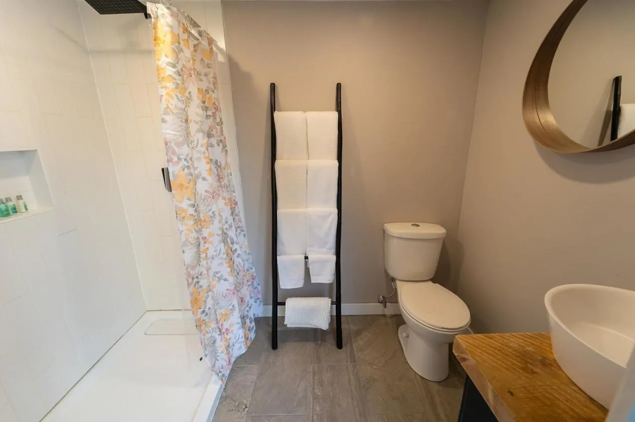 Shower in Gravity Luxury Domes