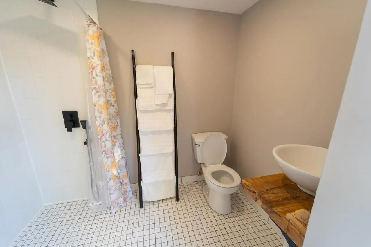 Shower in Gravity Luxury Domes