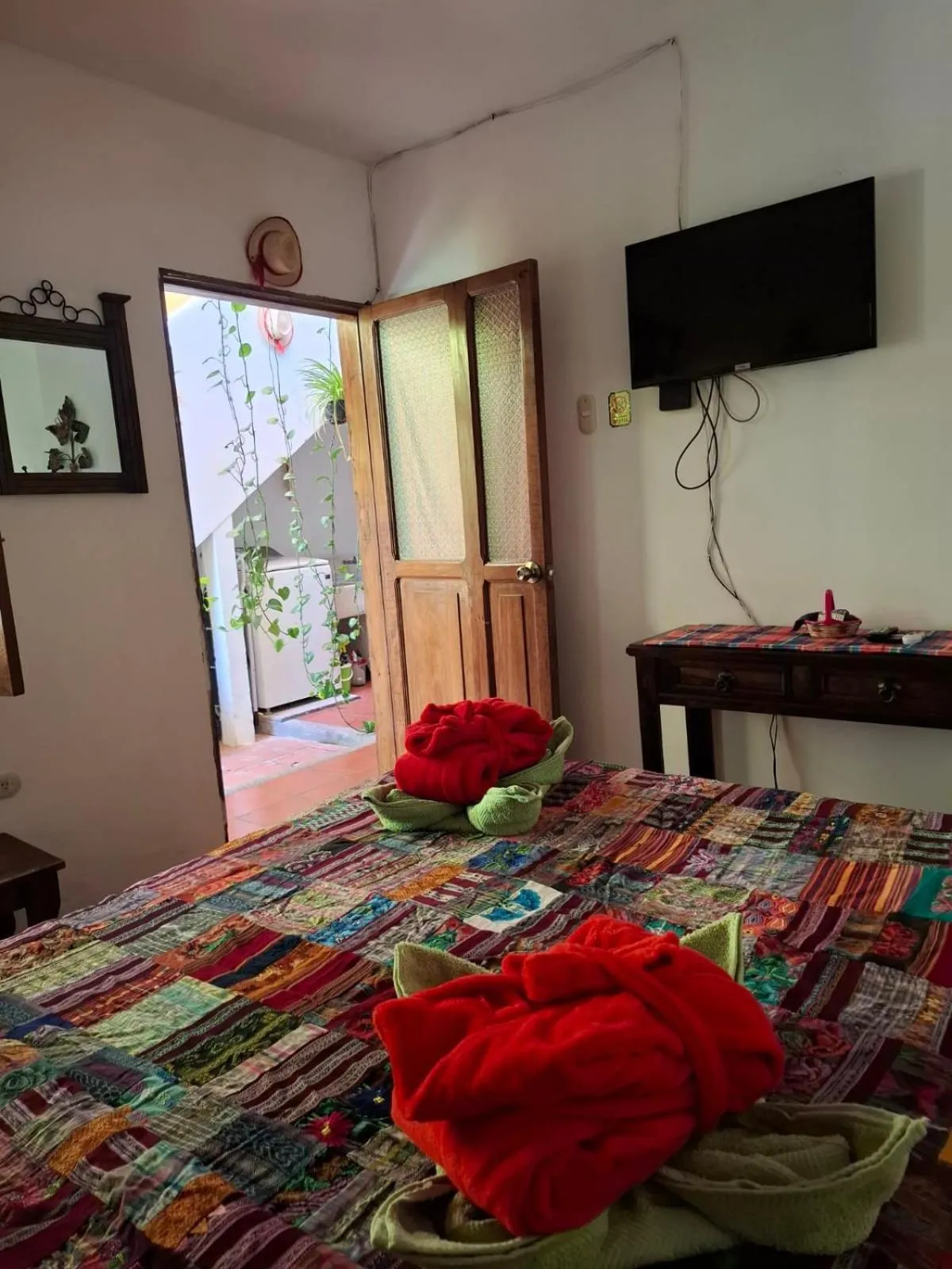 Photo of the whole room, Bed in Francisco's rest house hotel