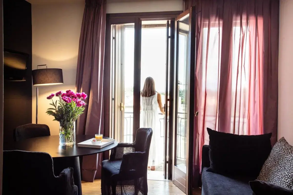 King Suite with Spa Bath in Sweet Hotel King Suite with Spa Bath in Sweet Hotel