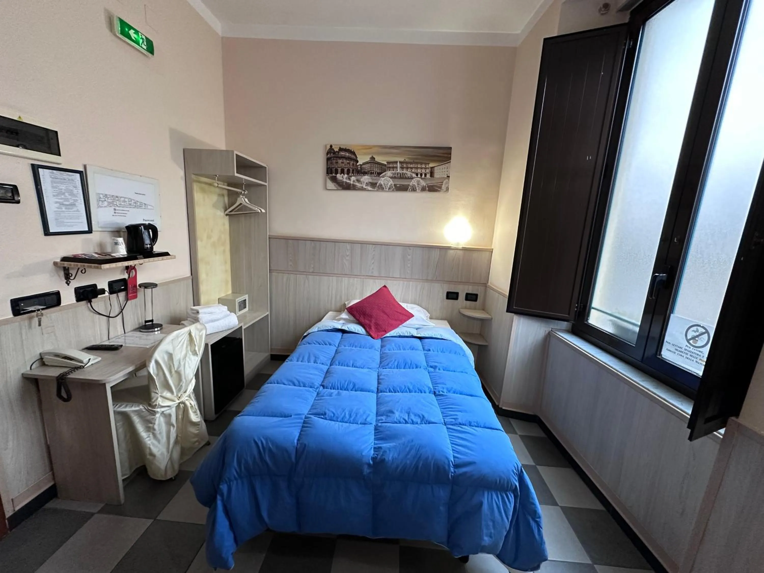 Photo of the whole room, Bed in Hotel Galata