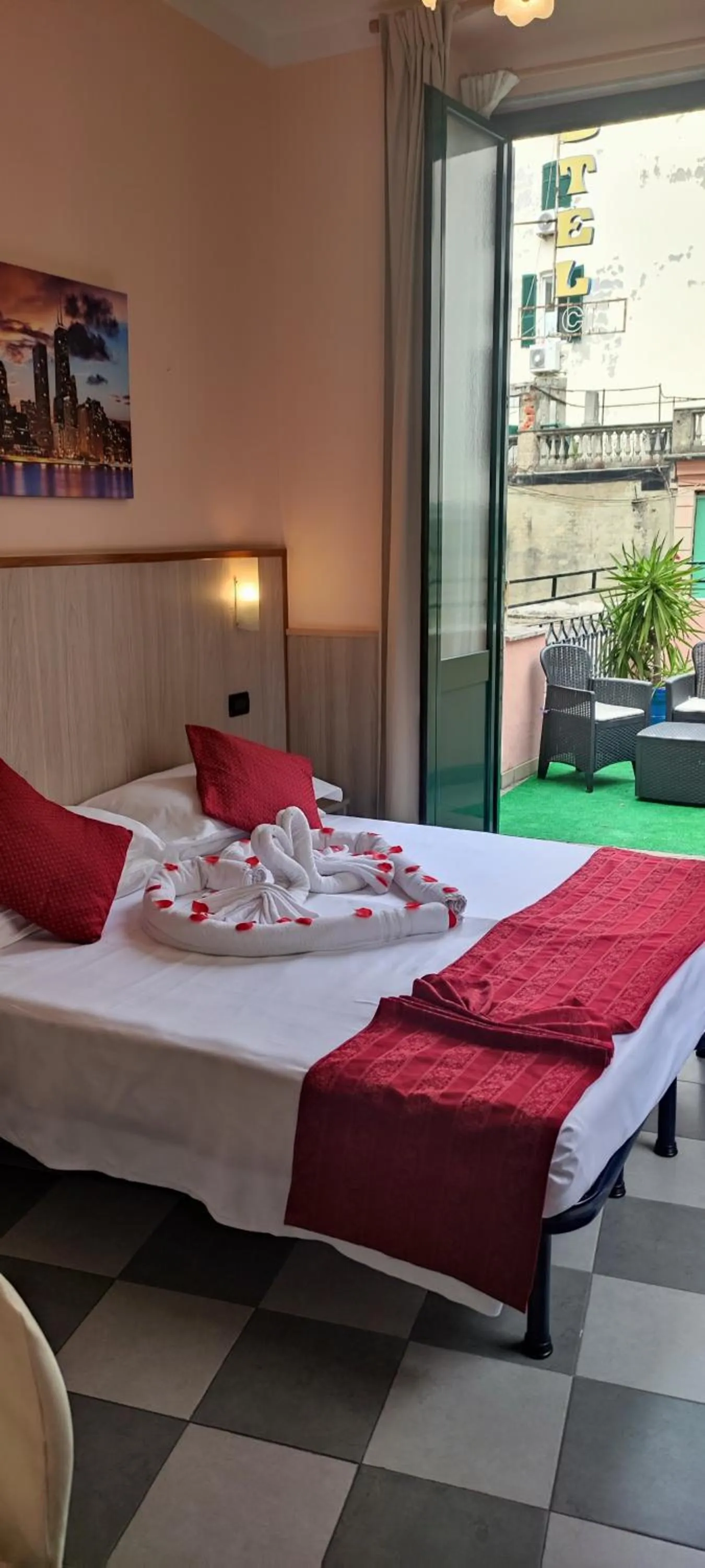 Balcony/Terrace, Bed in Hotel Galata