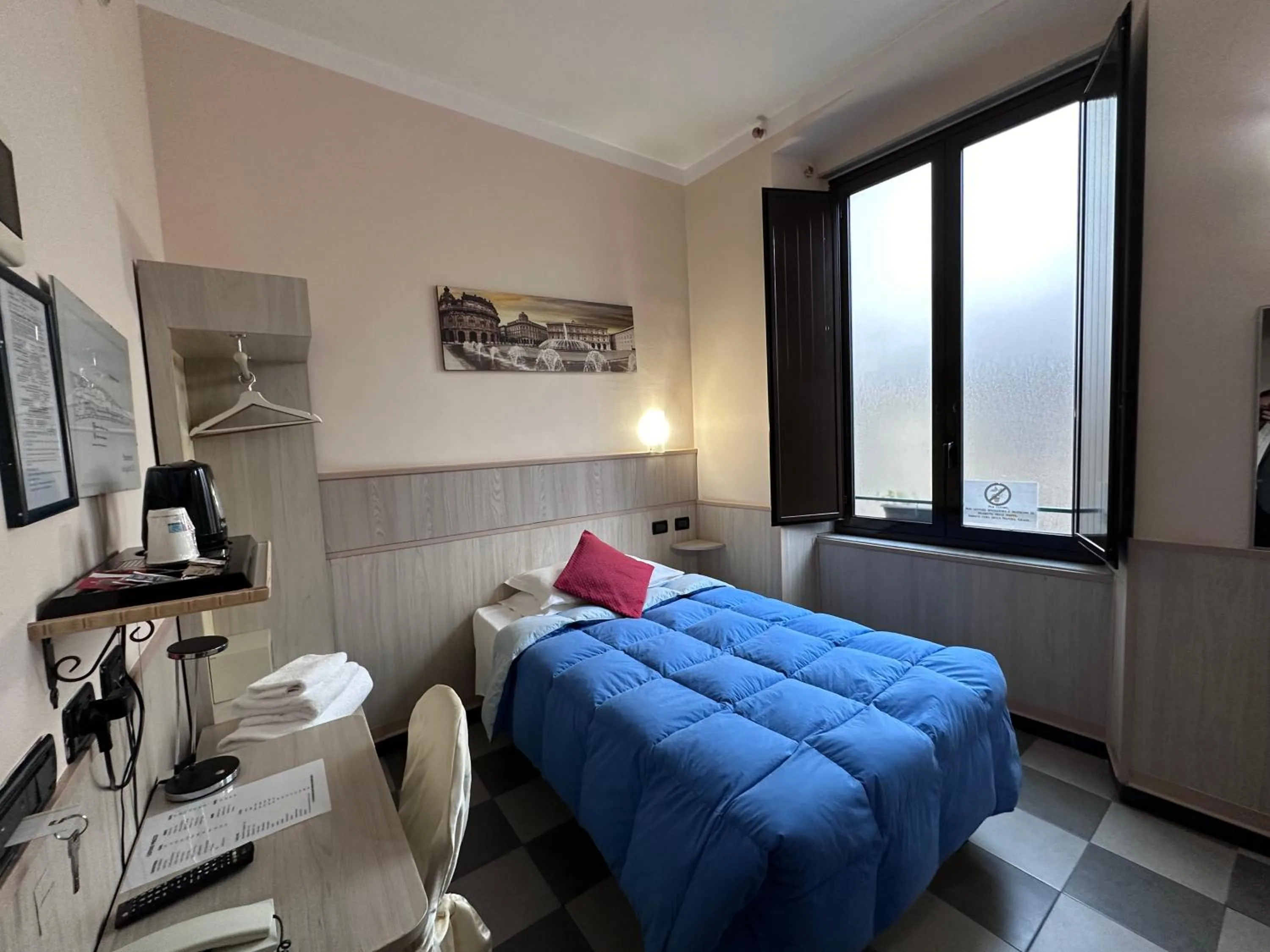 View (from property/room), Bed in Hotel Galata