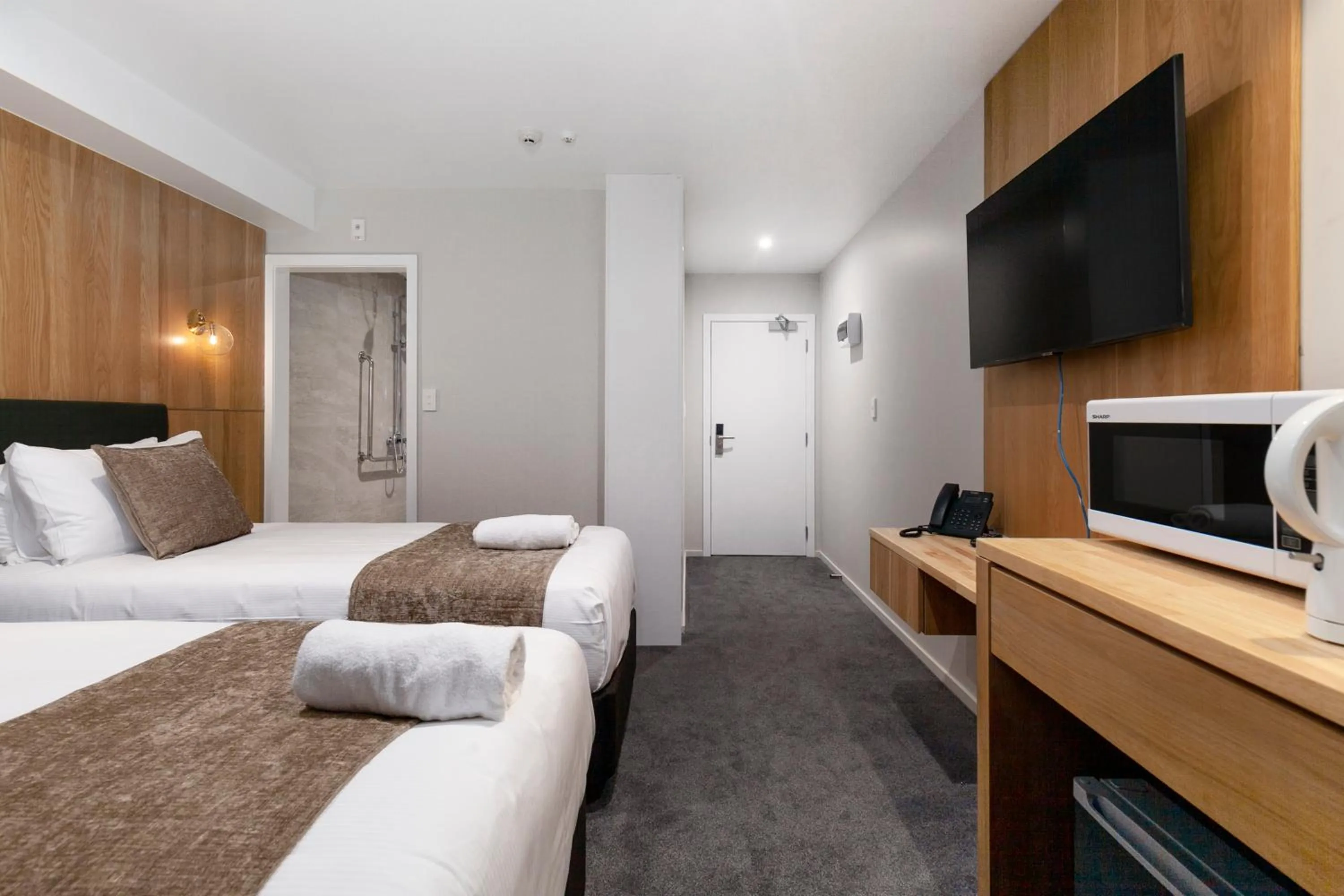 Photo of the whole room, Bed in Kolmar Inn