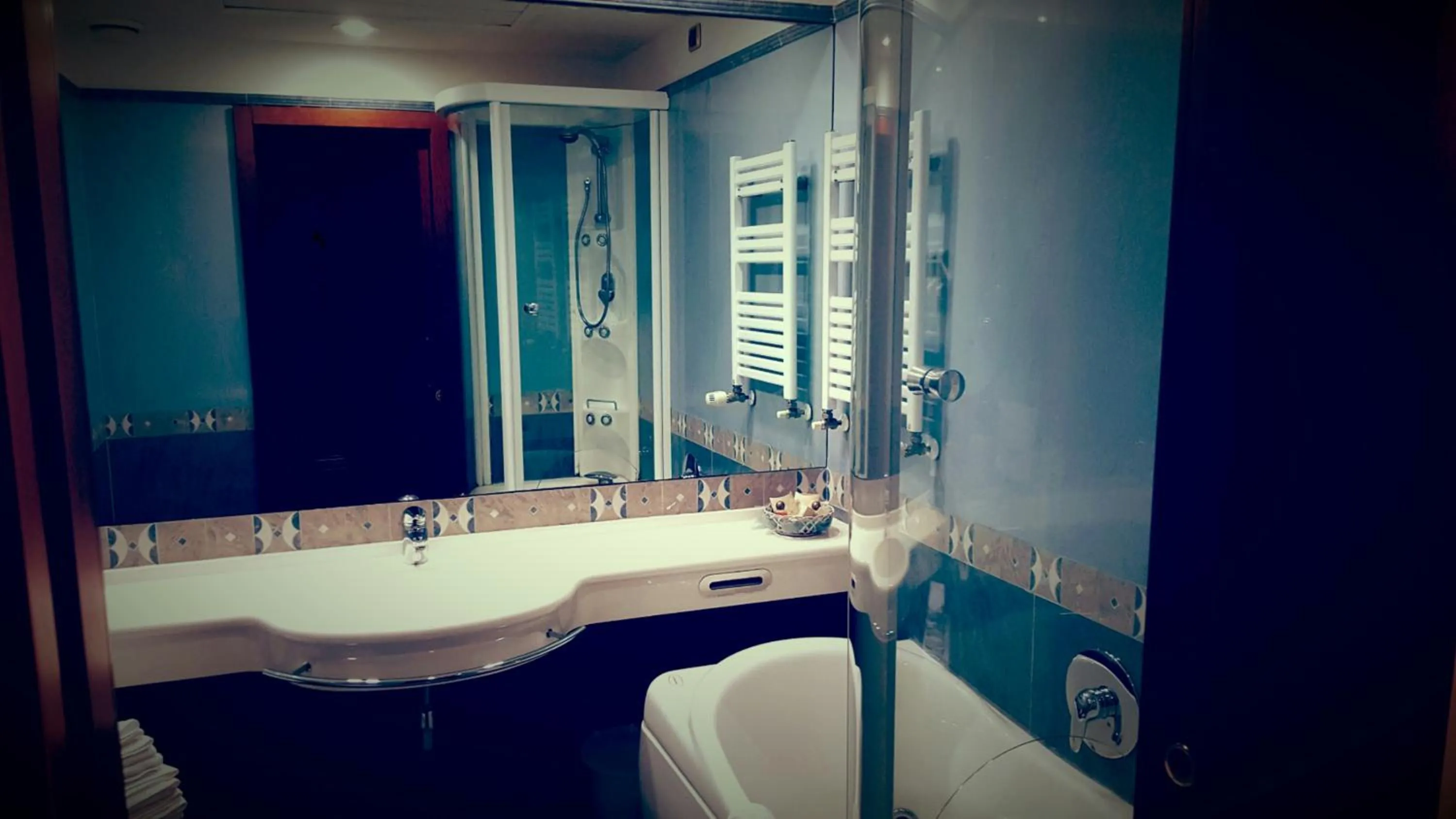 Bathroom in Gardenia Hotel