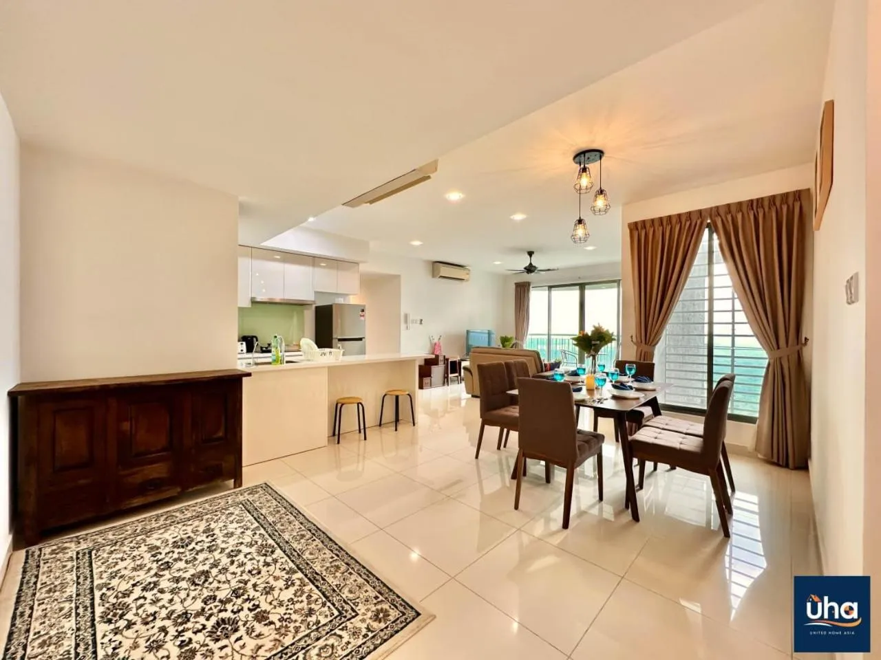 TV and multimedia in Teega Suites @ UHA