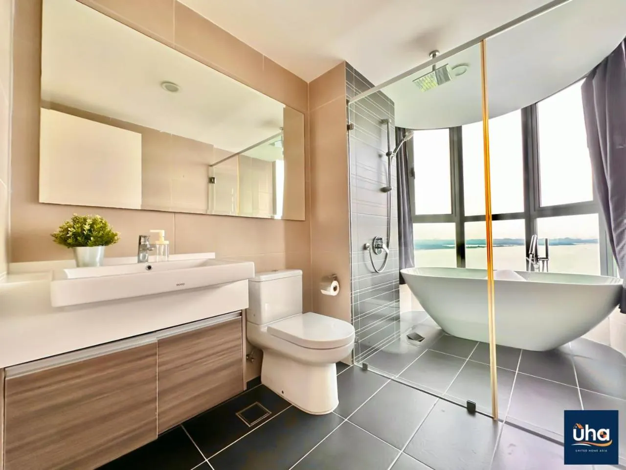 Shower in Teega Suites @ UHA