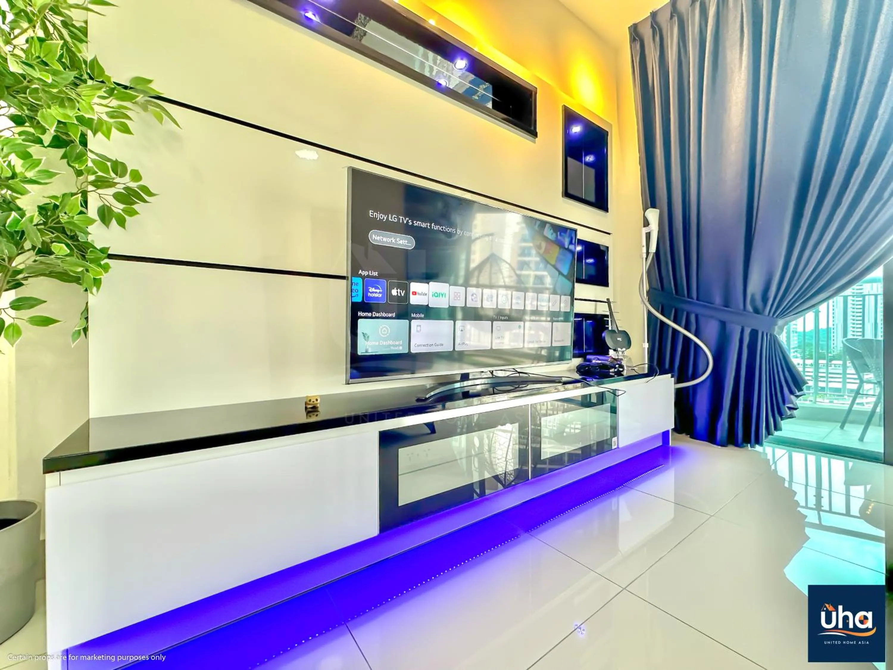 TV and multimedia in Teega Suites @ UHA