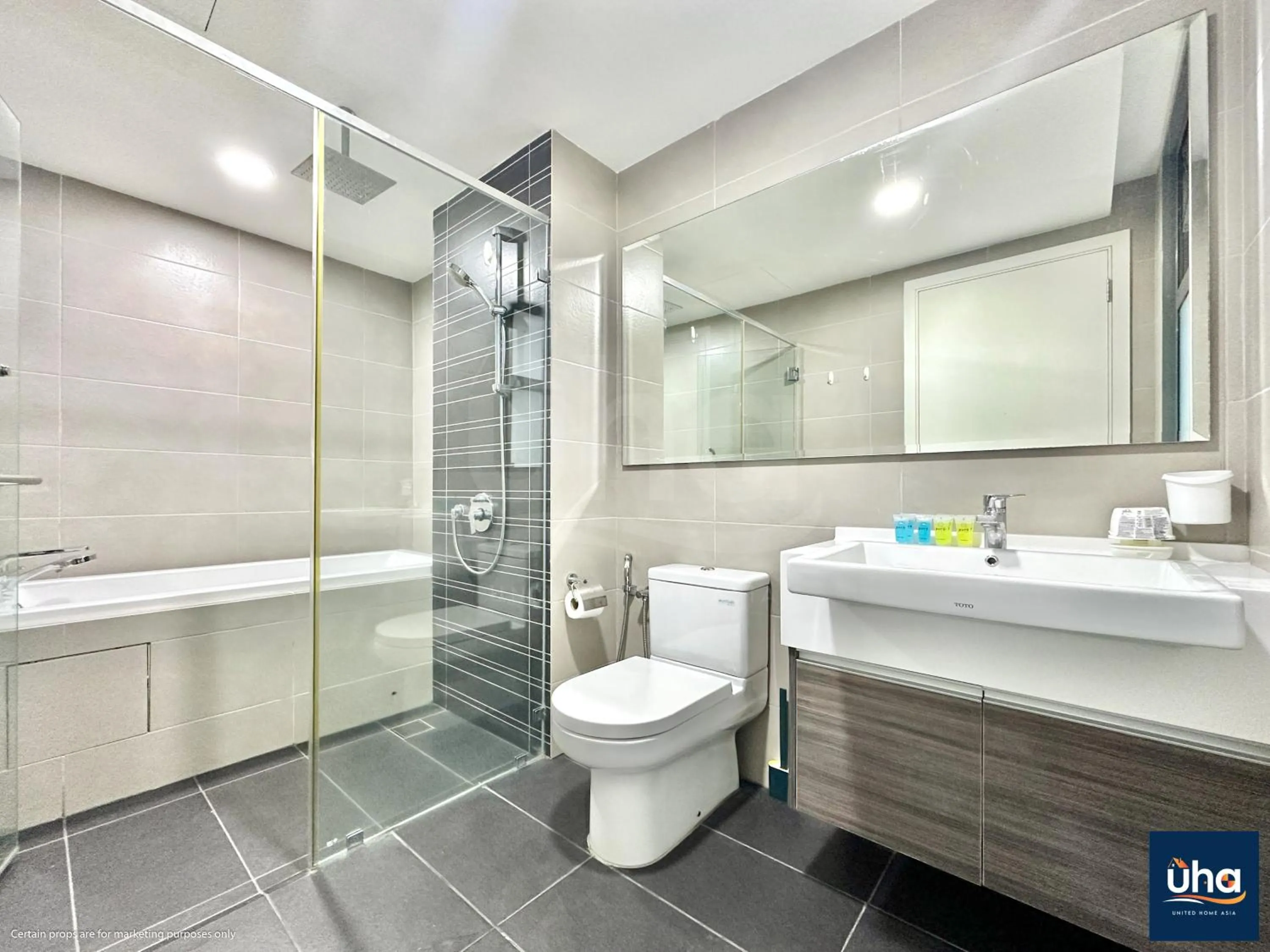 Shower in Teega Suites @ UHA