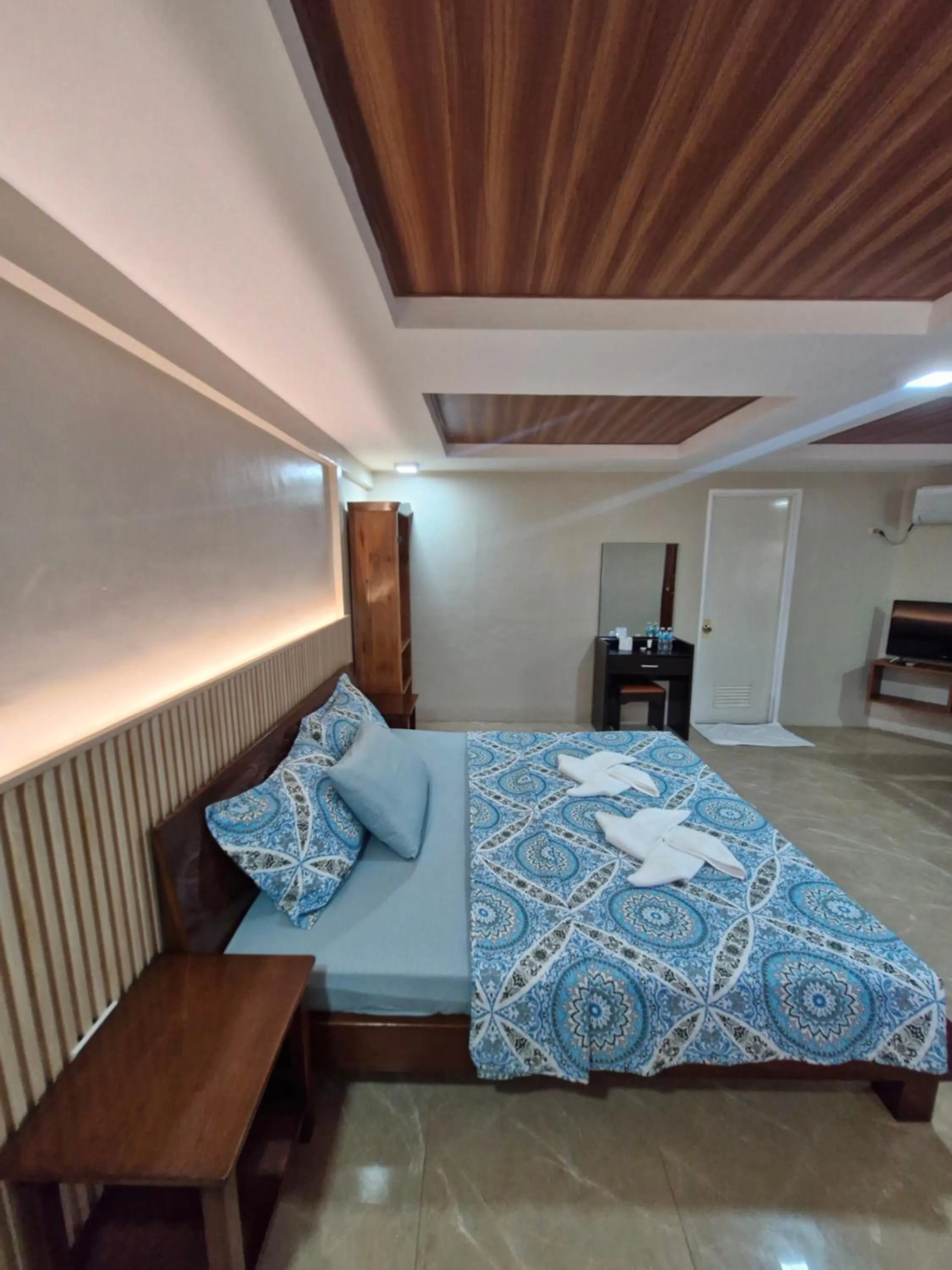 Photo of the whole room, Bed in Panglao Kalikasan Resort