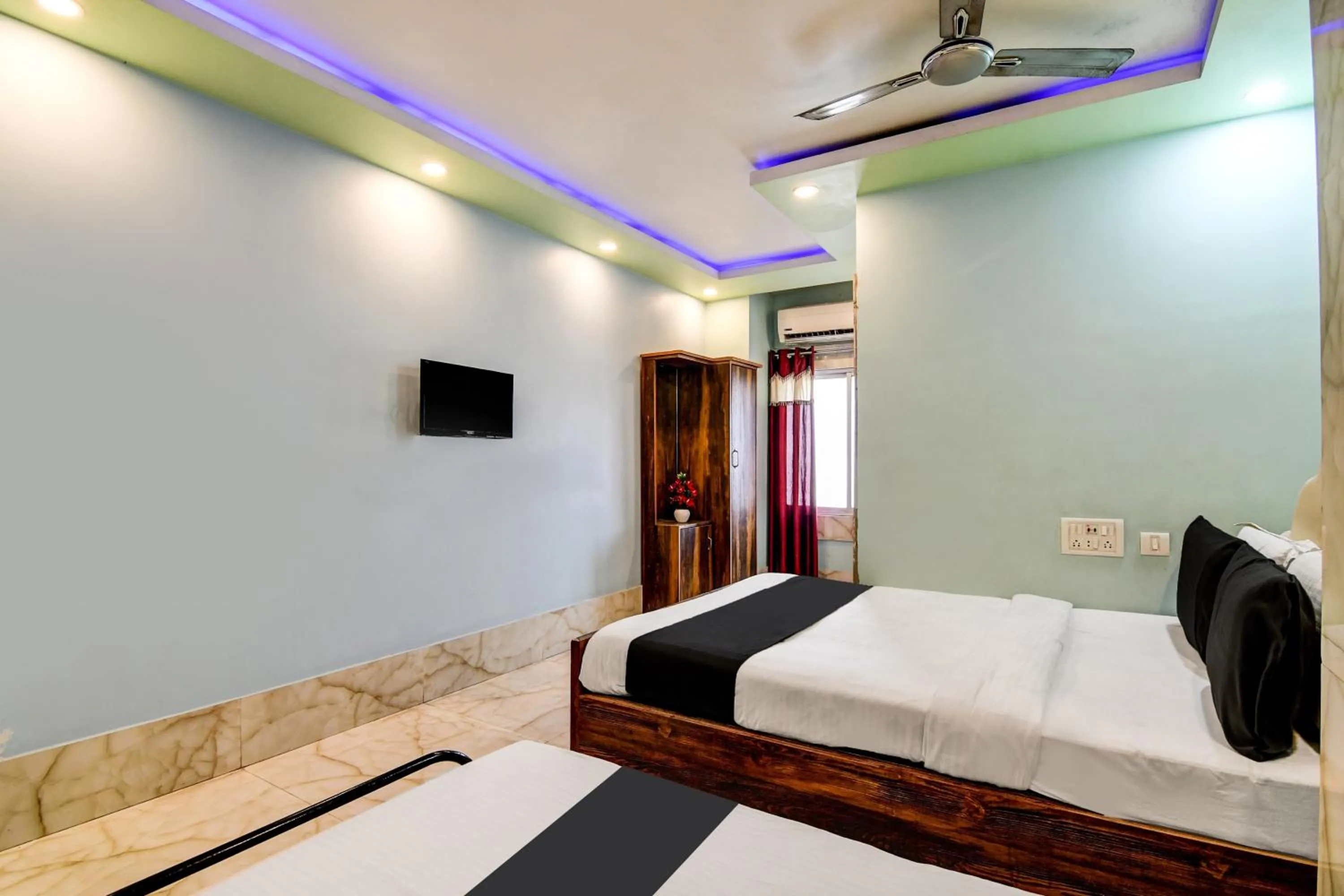 Bedroom, Bed in Super Collection O Raj Guest House Near Kolkata Airport