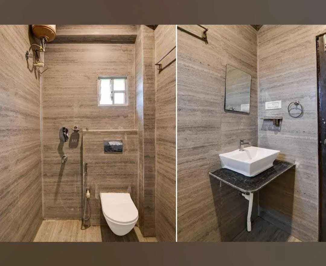 Bathroom in Super Collection O Raj Guest House Near Kolkata Airport