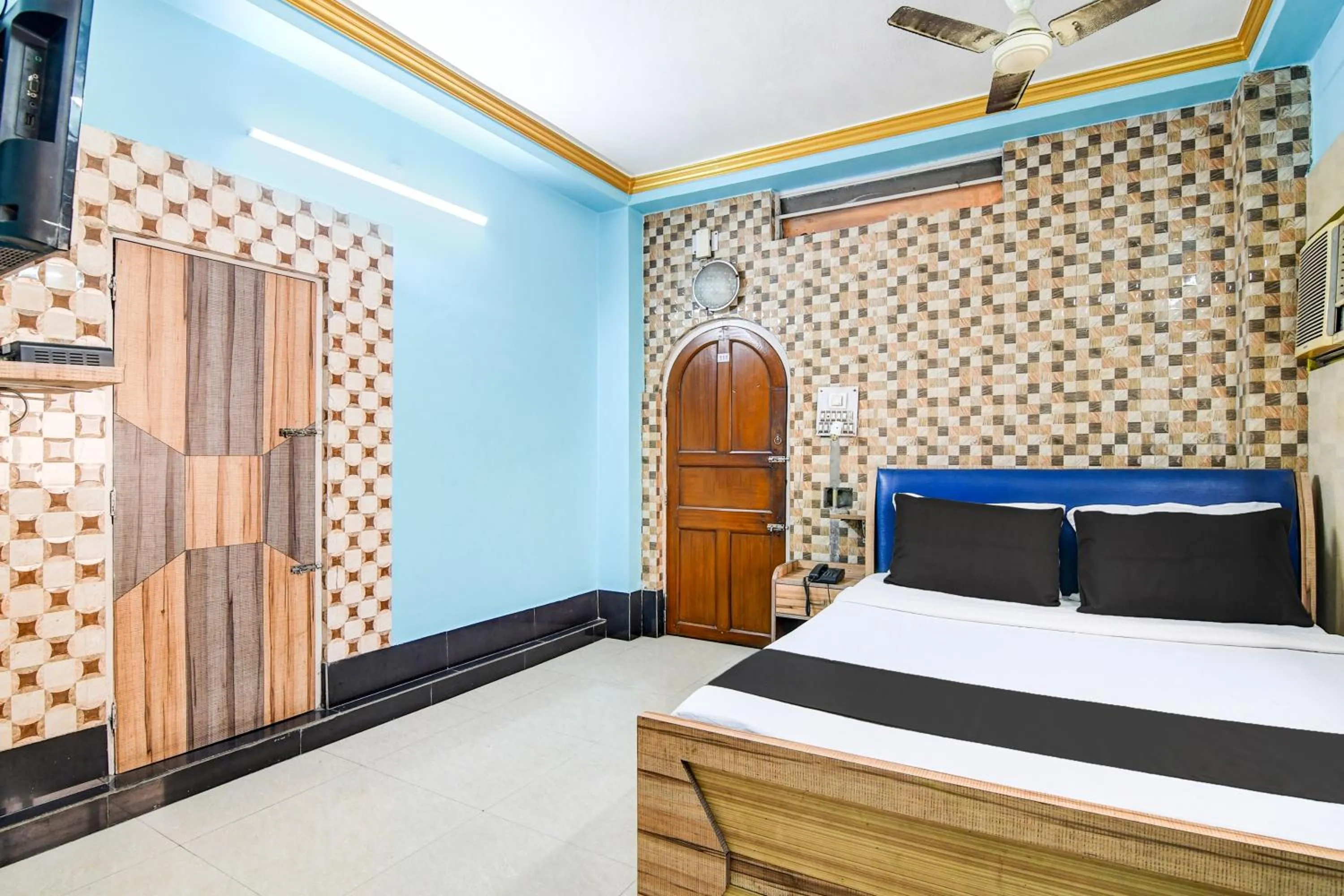 Bedroom, Bed in Super Collection O Raj Guest House Near Kolkata Airport