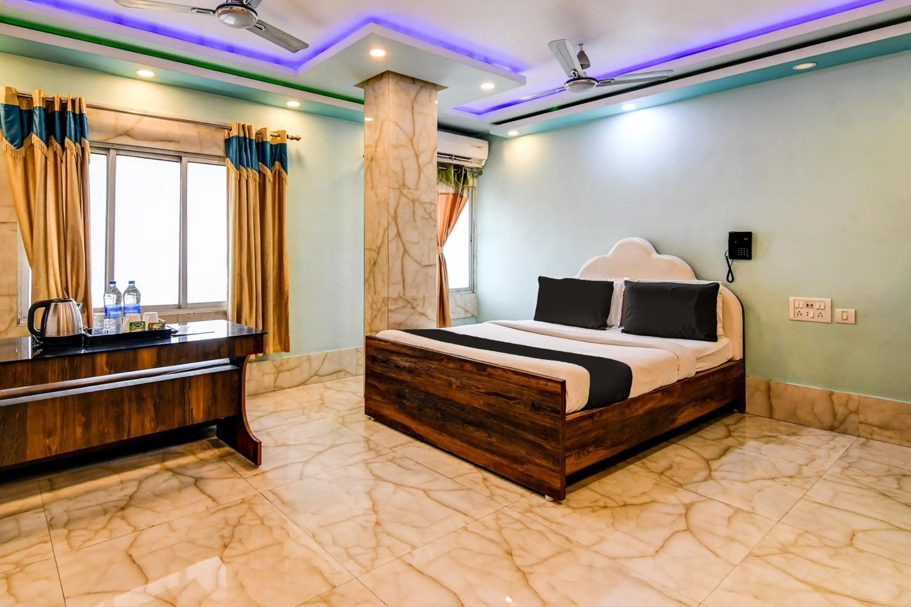 Bedroom, Bed in Super Collection O Raj Guest House Near Kolkata Airport