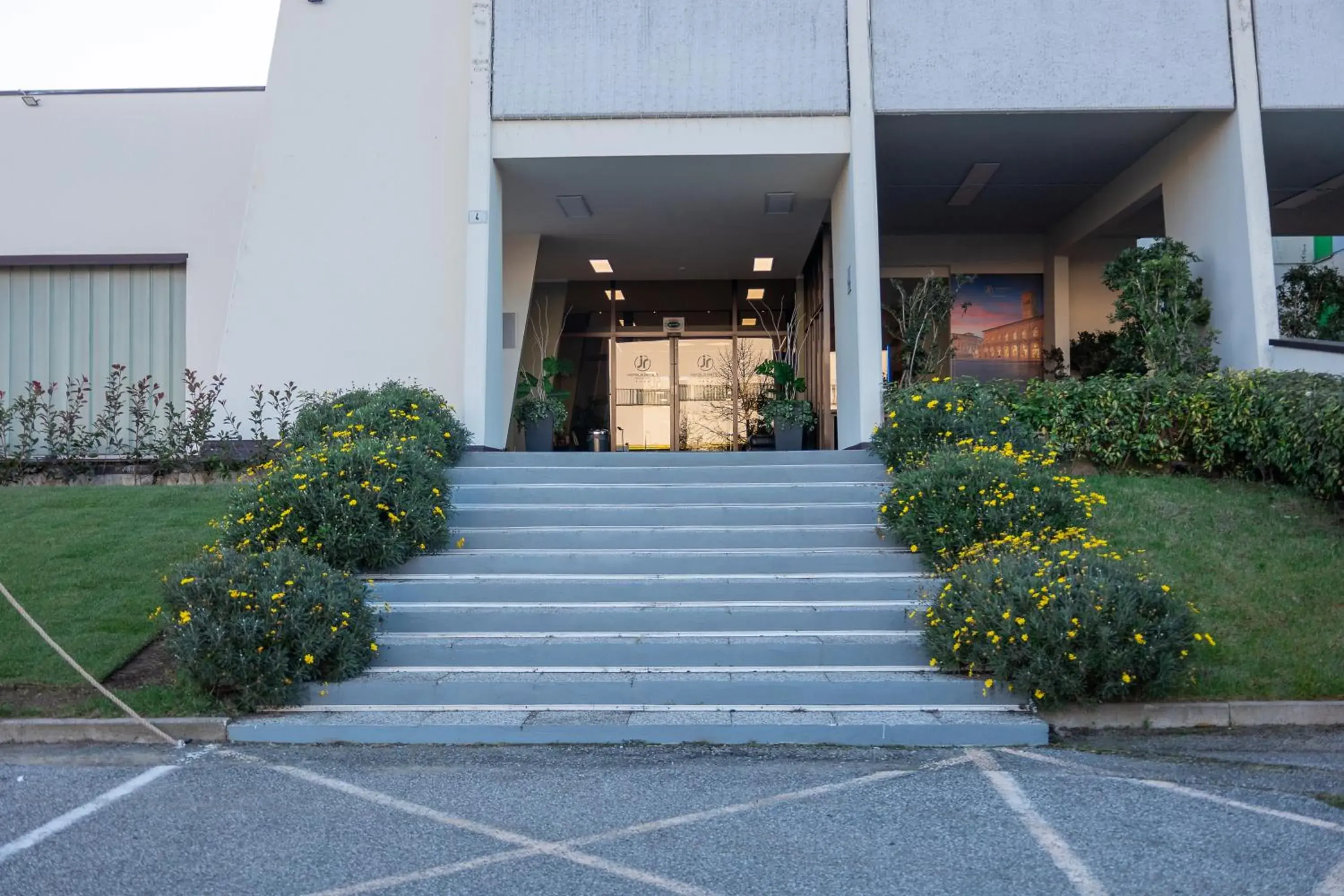 Facade/entrance in JR Hotels Gate 7 Bologna Facade/entrance in JR Hotels Gate 7 Bologna