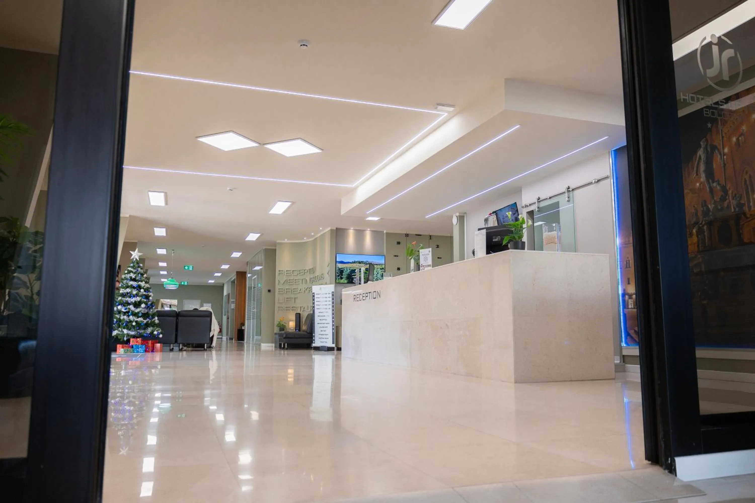 Lobby or reception in JR Hotels Gate 7 Bologna