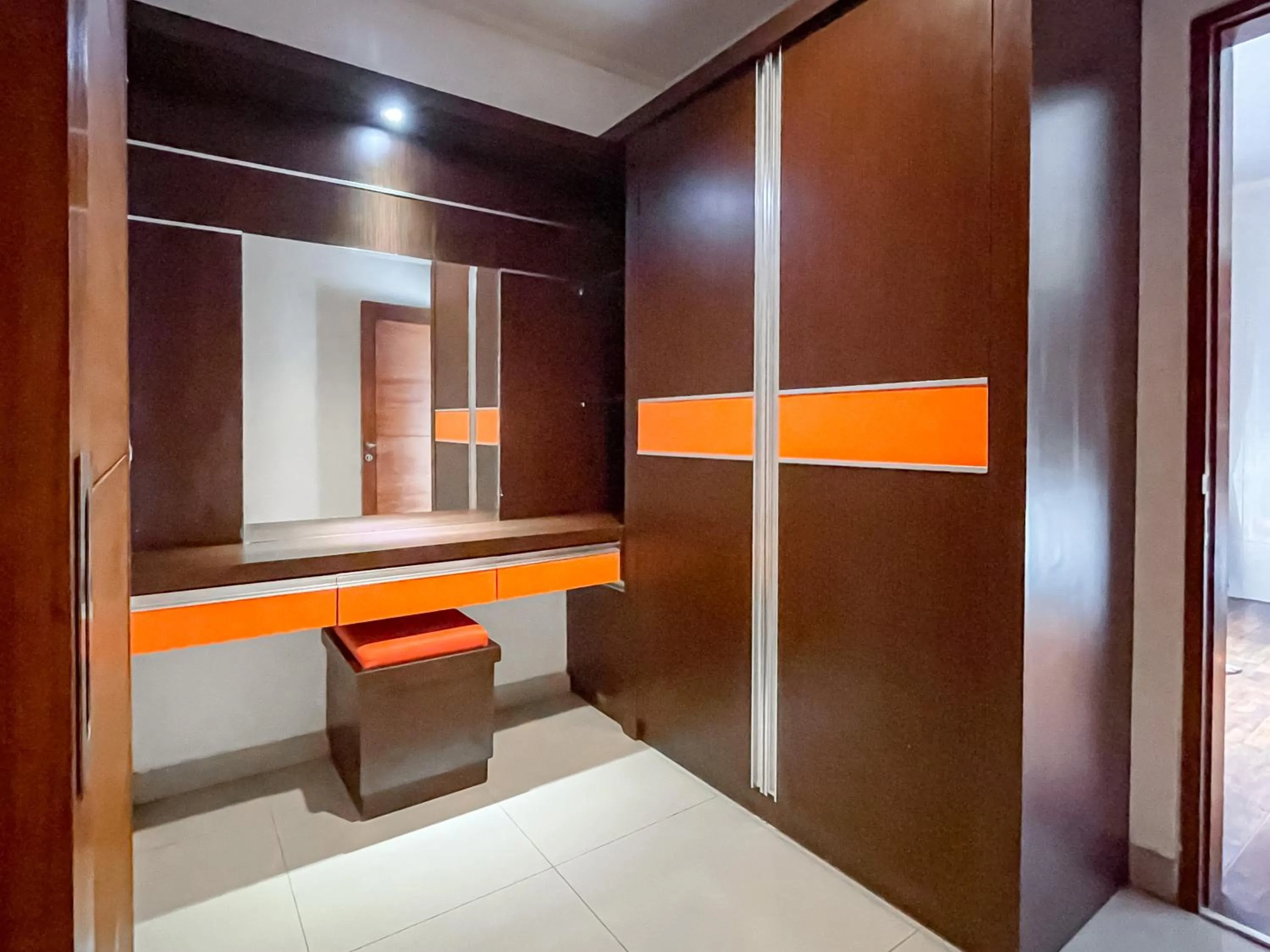 wardrobe in Kayangan Saba Villa