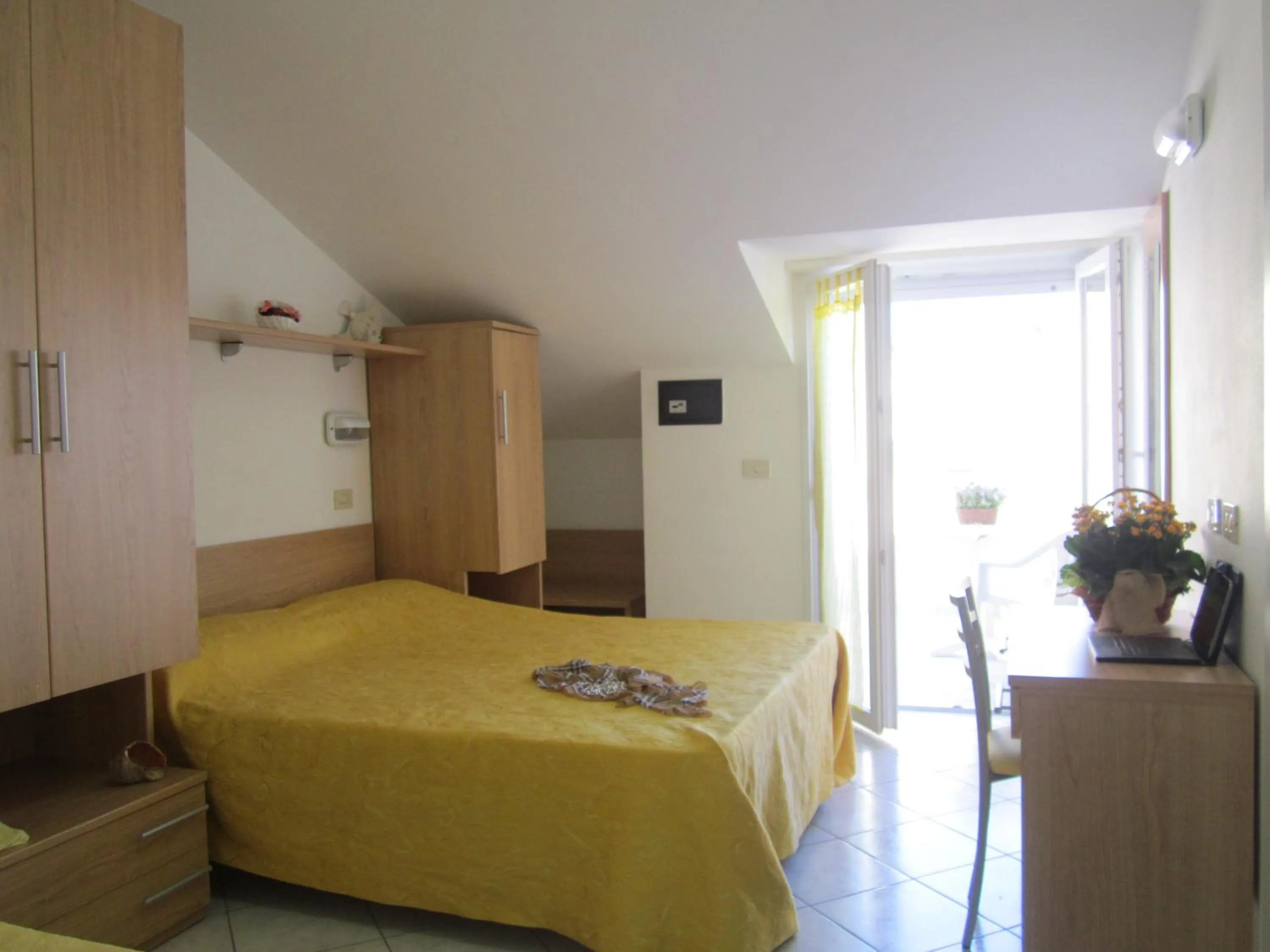 Day, Bed in Hotel Des Bains