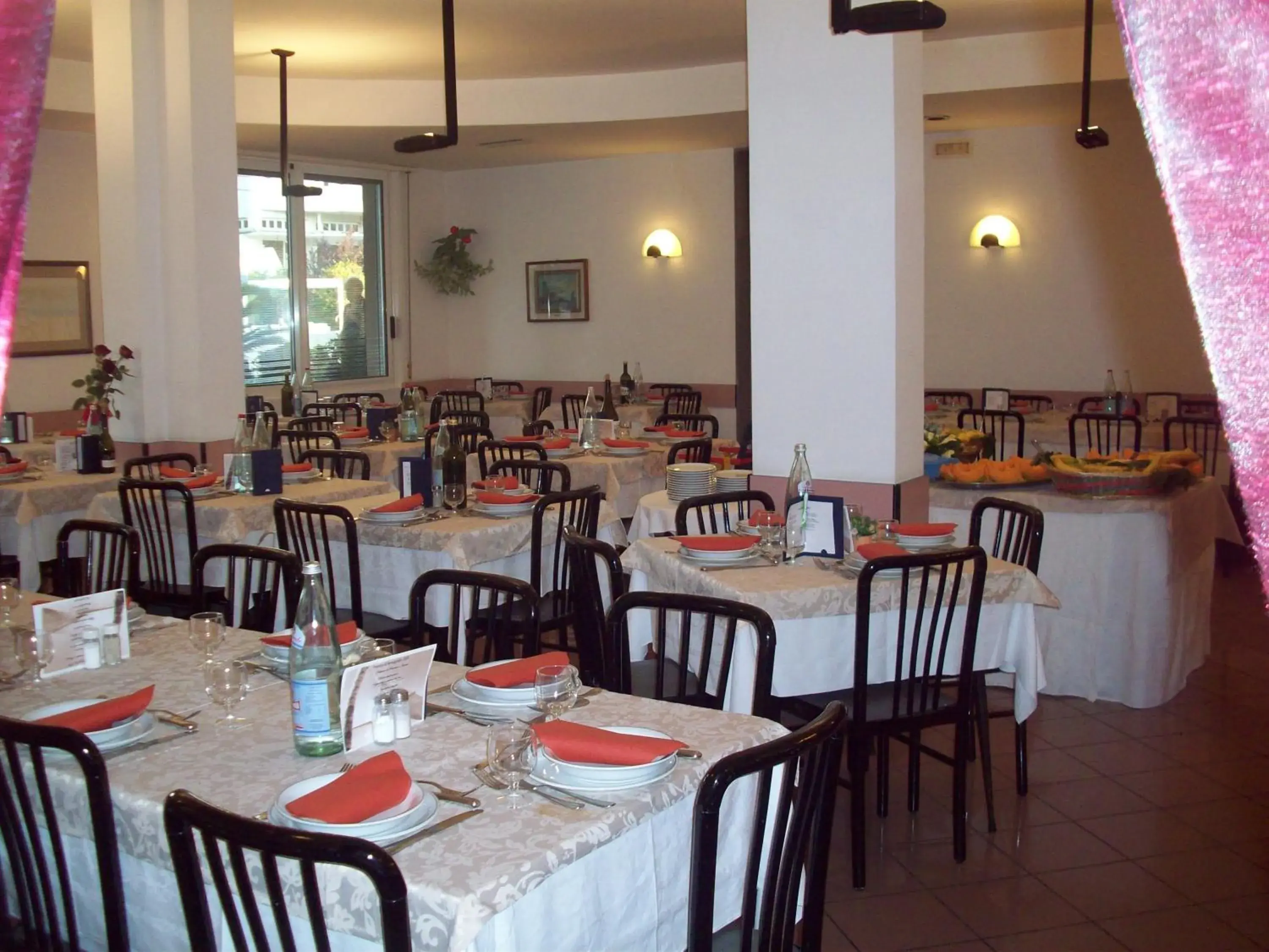 Restaurant/places to eat in Hotel Des Bains Restaurant/places to eat in Hotel Des Bains