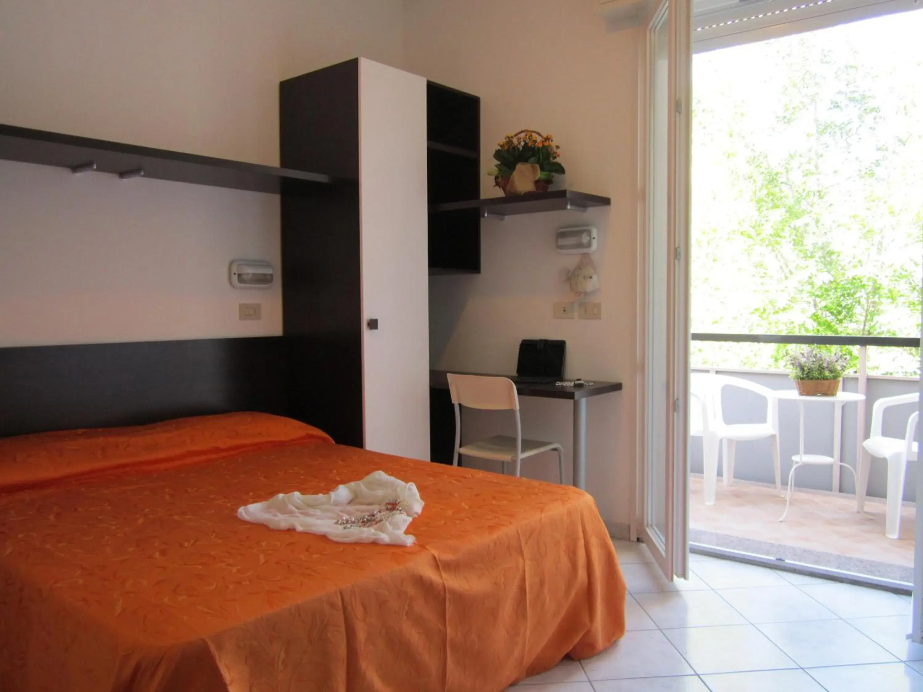 Day, Bed in Hotel Des Bains Day, Bed in Hotel Des Bains