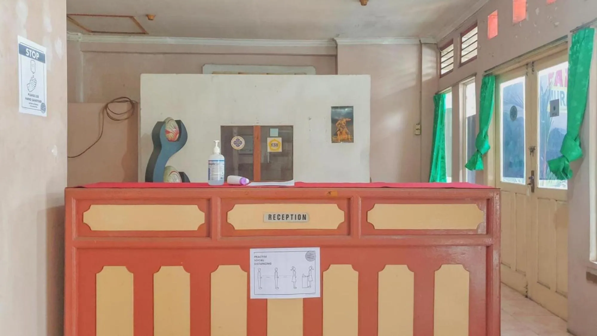 Lobby or reception in Hotel Jaya Kusuma near Candi Prambanan Mitra RedDoorz