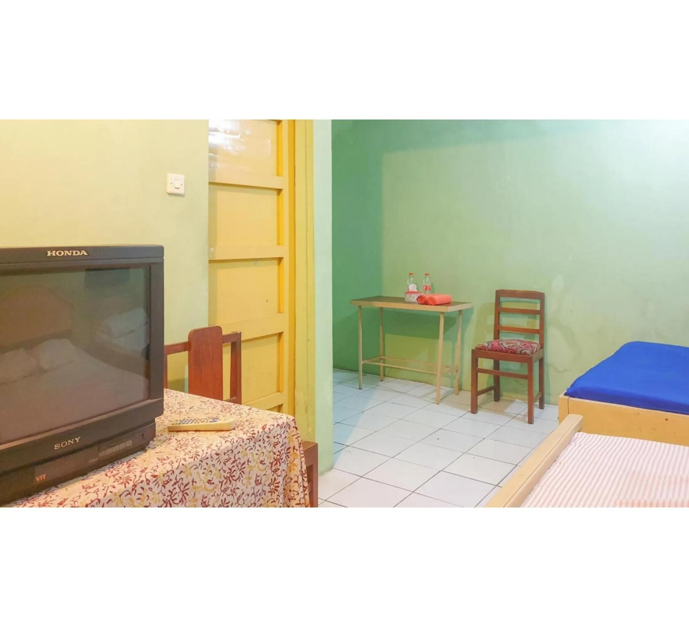 Bedroom, Bed in Hotel Jaya Kusuma near Candi Prambanan Mitra RedDoorz