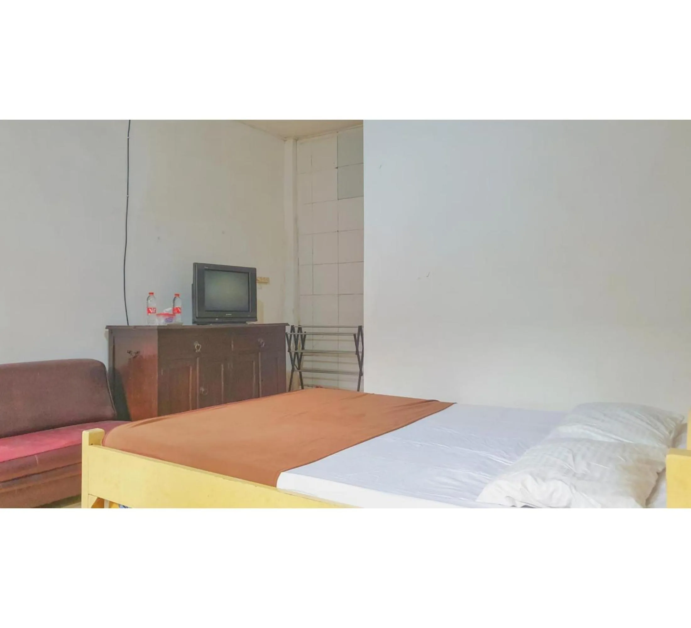 Bedroom, Bed in Hotel Jaya Kusuma near Candi Prambanan Mitra RedDoorz