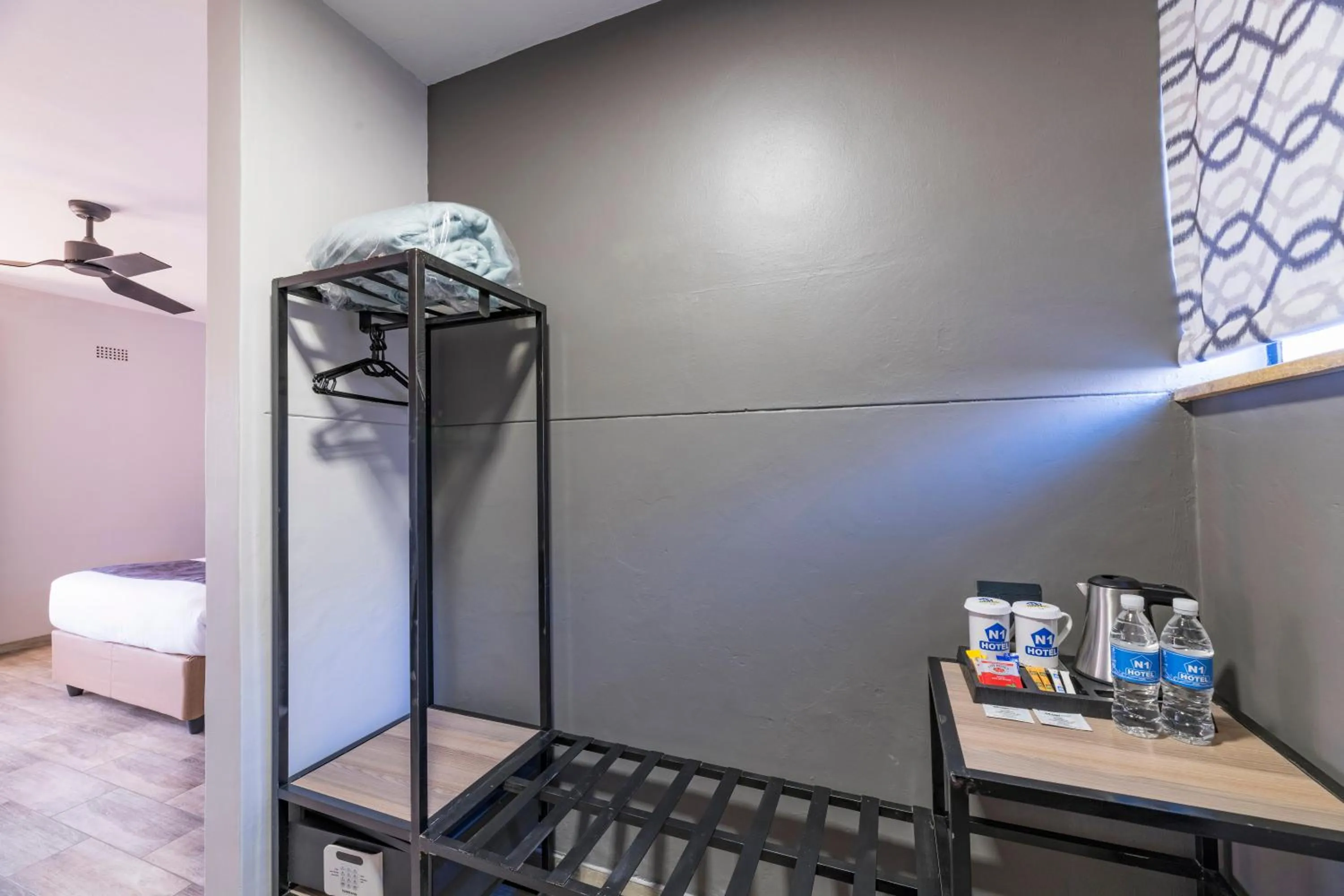 Coffee/tea facilities in N1 Hotel Rotten Row Harare